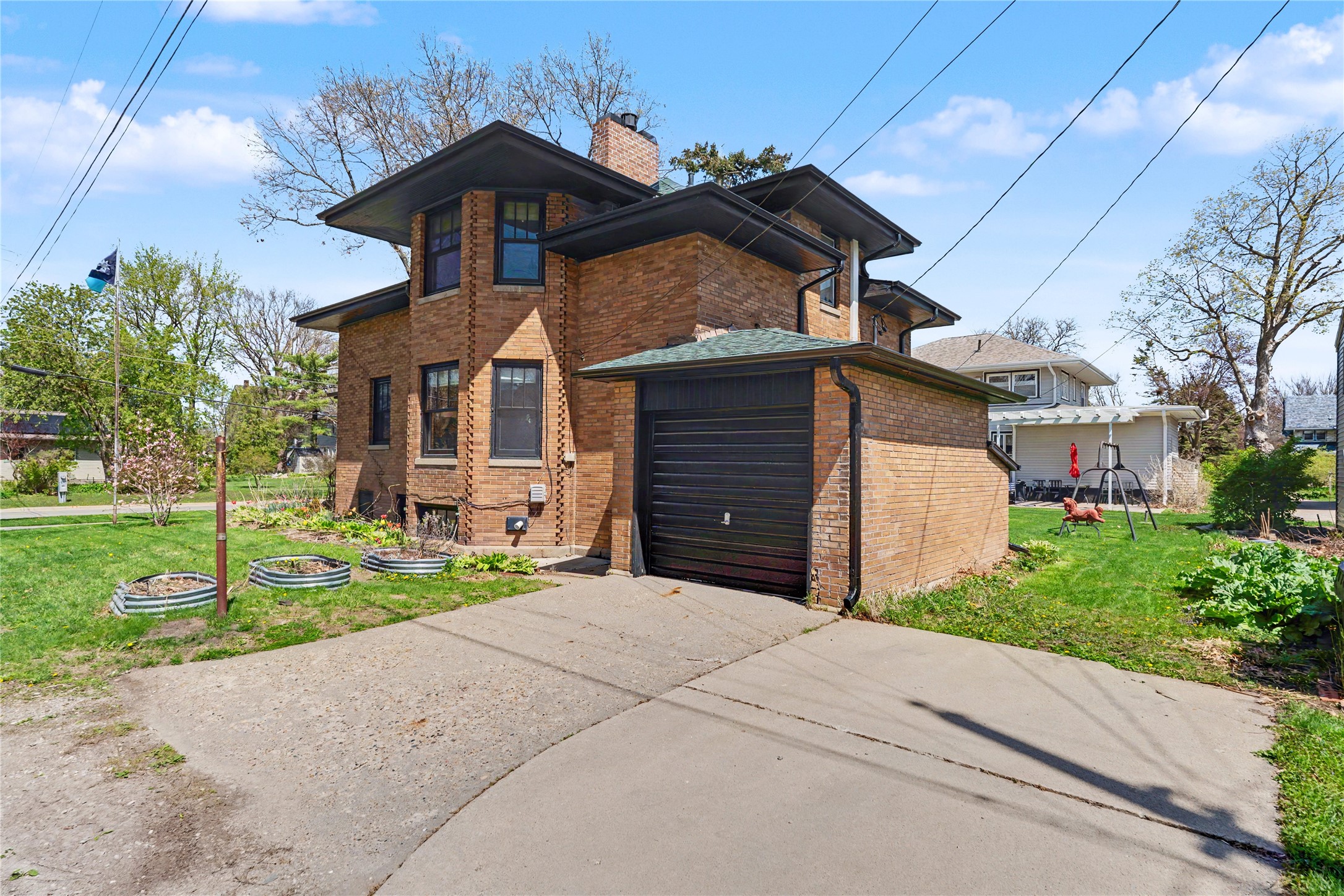 816 10th Avenue Property Photo 23