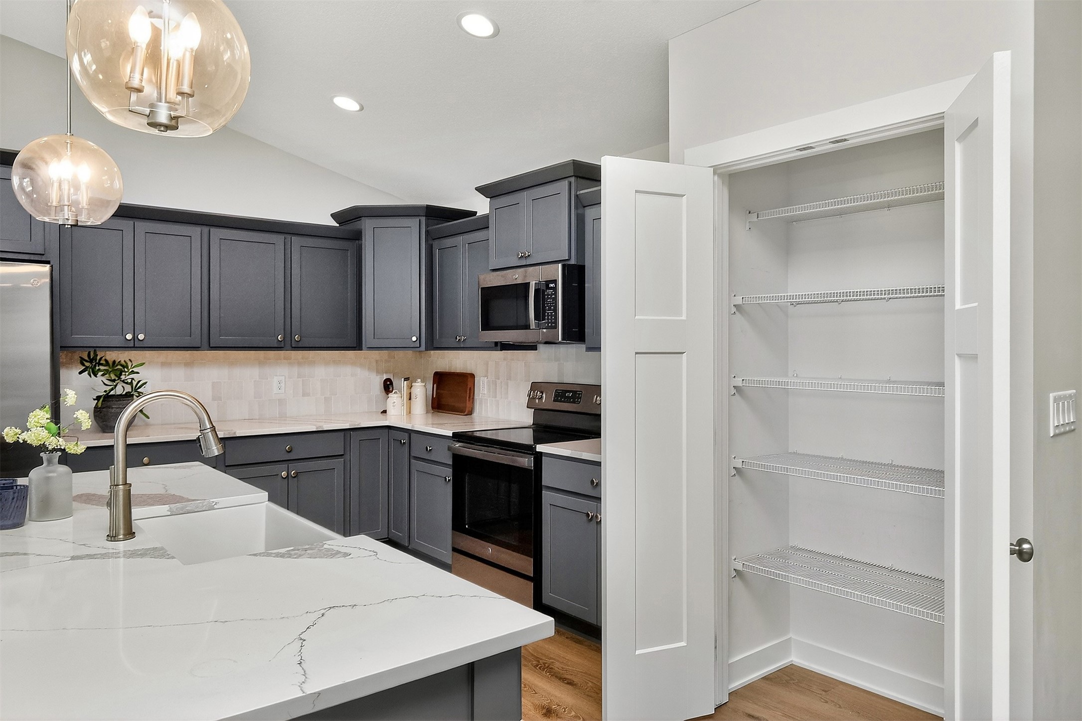 208 11th Court Nw Property Photo 7