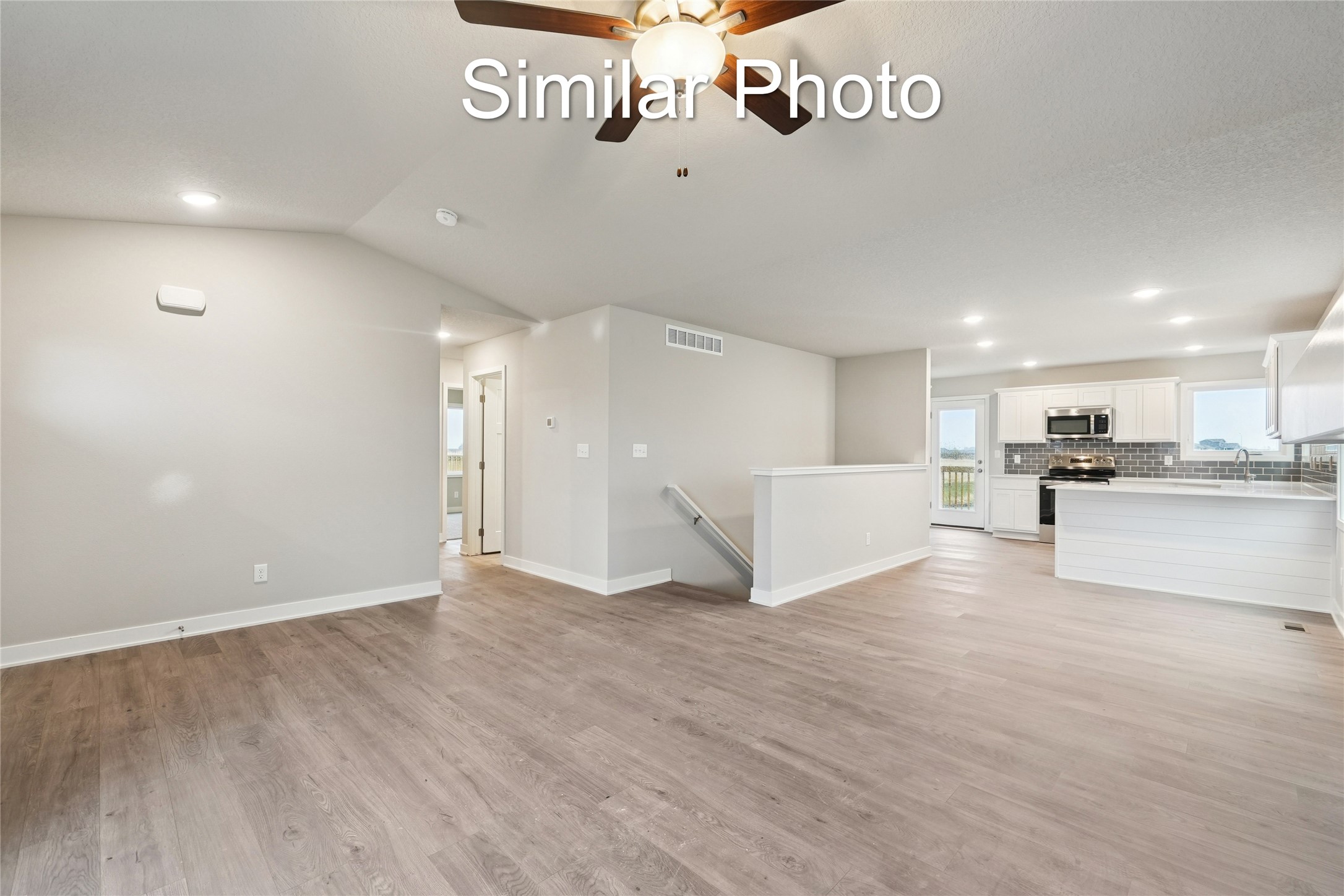 2107 White Oak Lane Property Photo 2