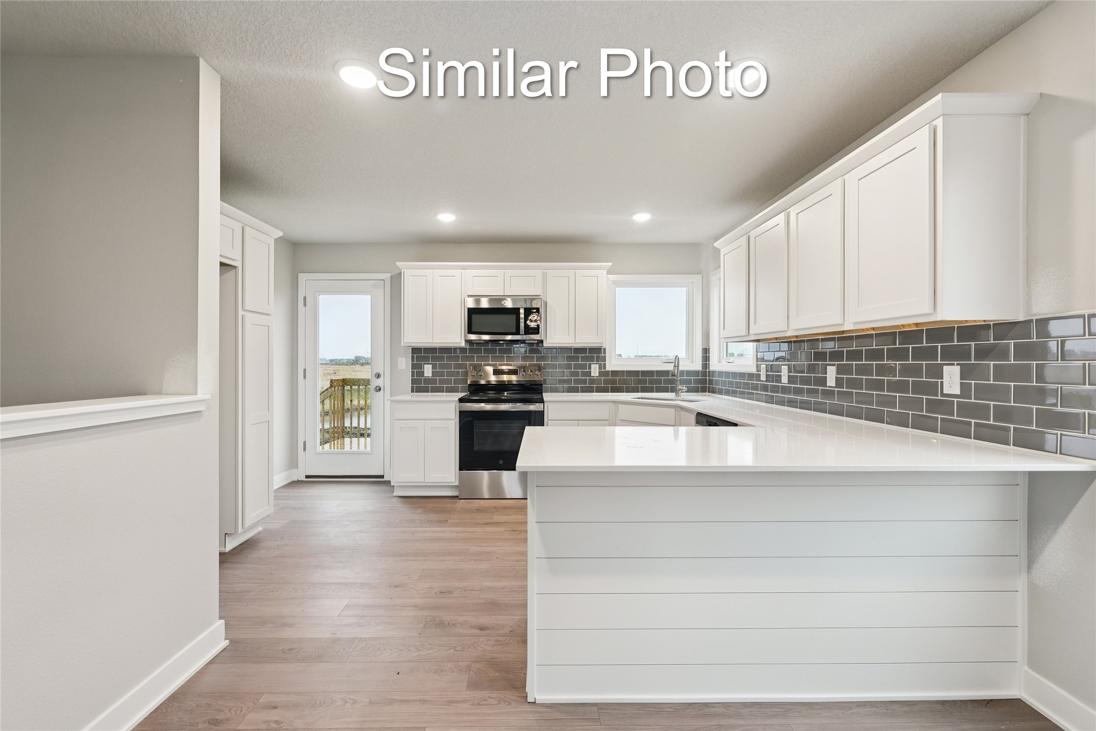 2107 White Oak Lane Property Photo 6