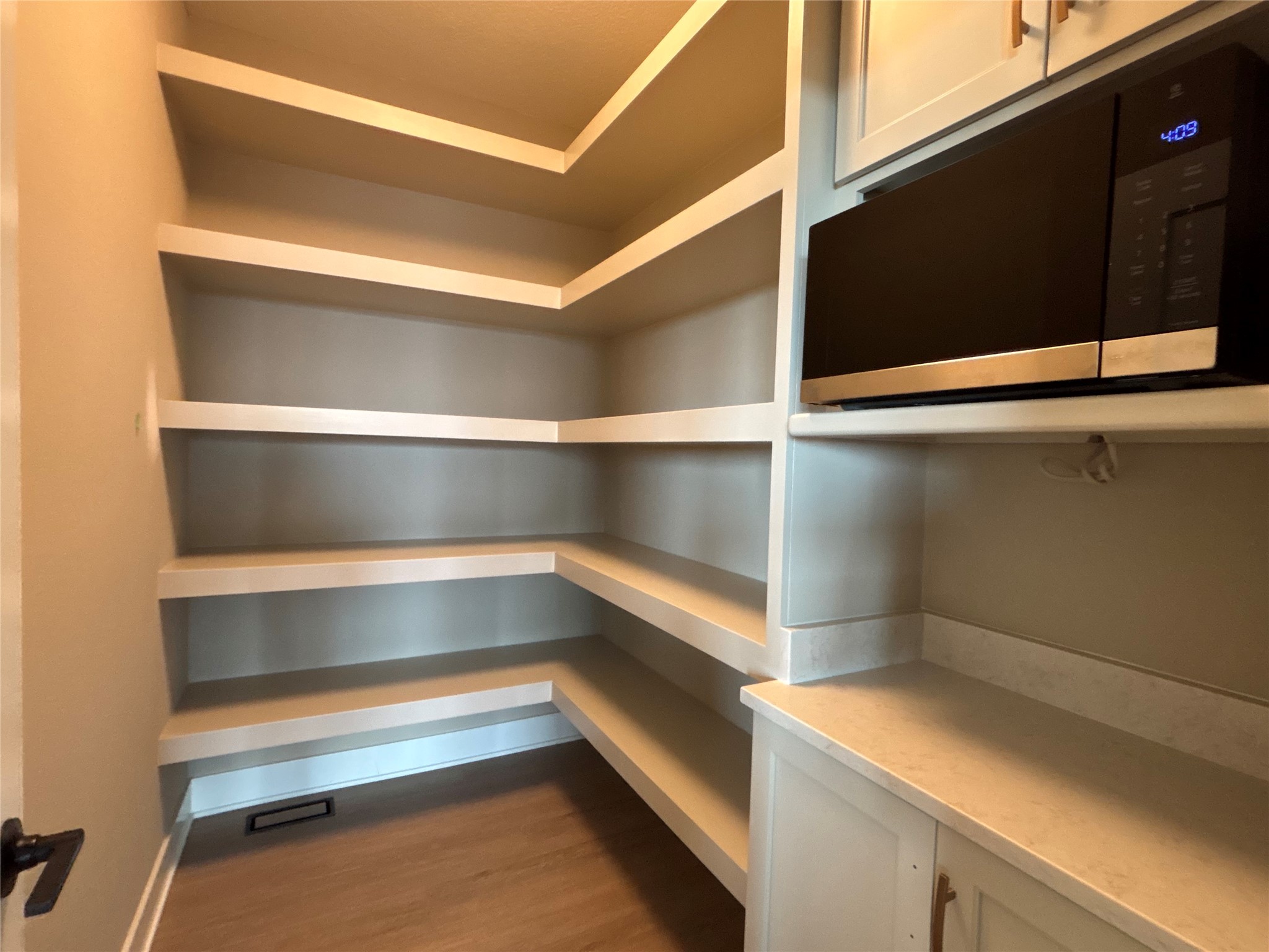 8294 Edgewood Court Property Photo 4