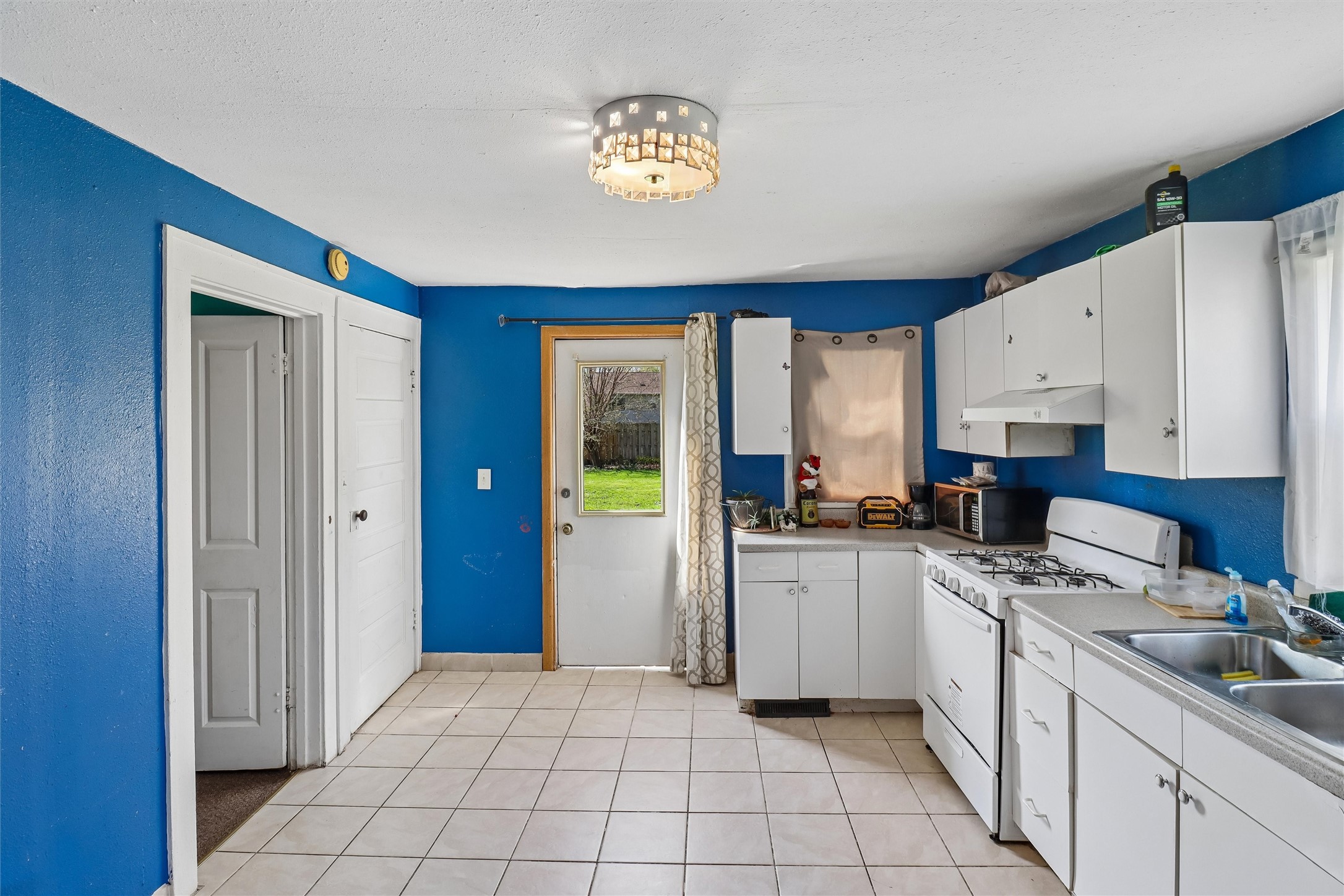 1023 N 10th Avenue E Property Photo 10