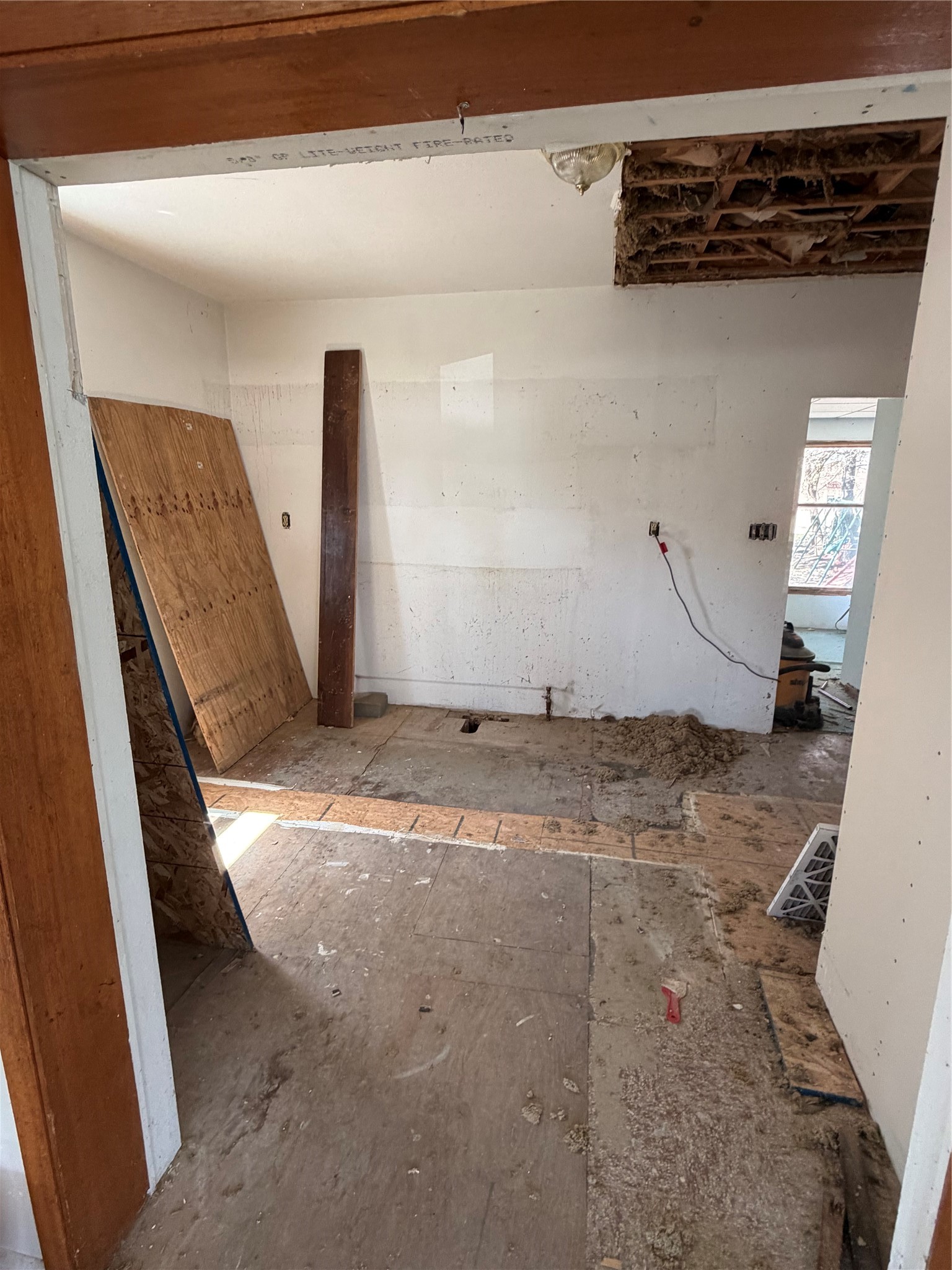 1527 Dayton Street Property Photo 6