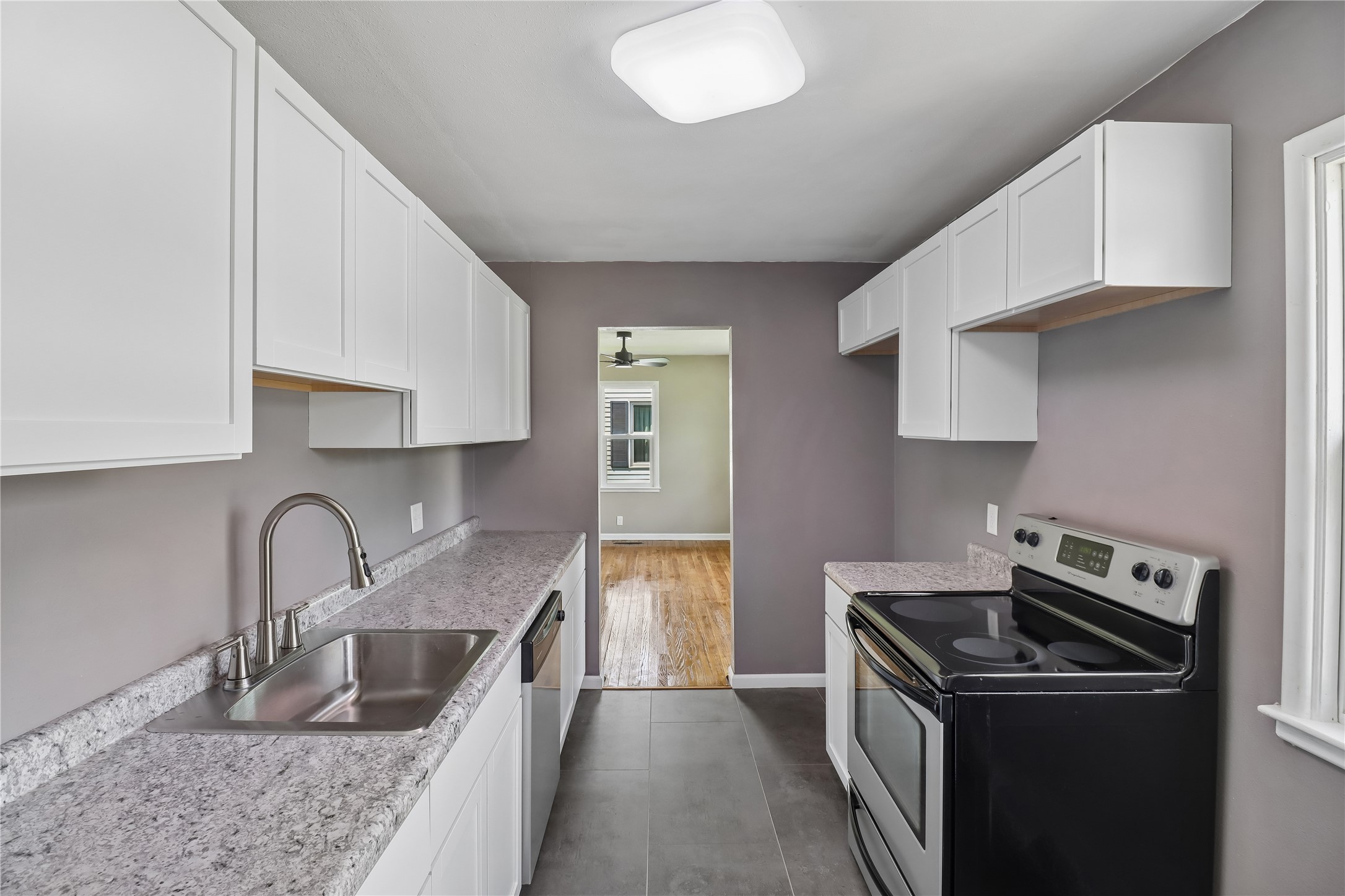 1709 N 2nd Avenue E Property Photo 5