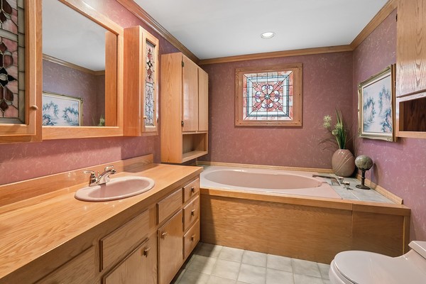 606 East Street Property Photo 33