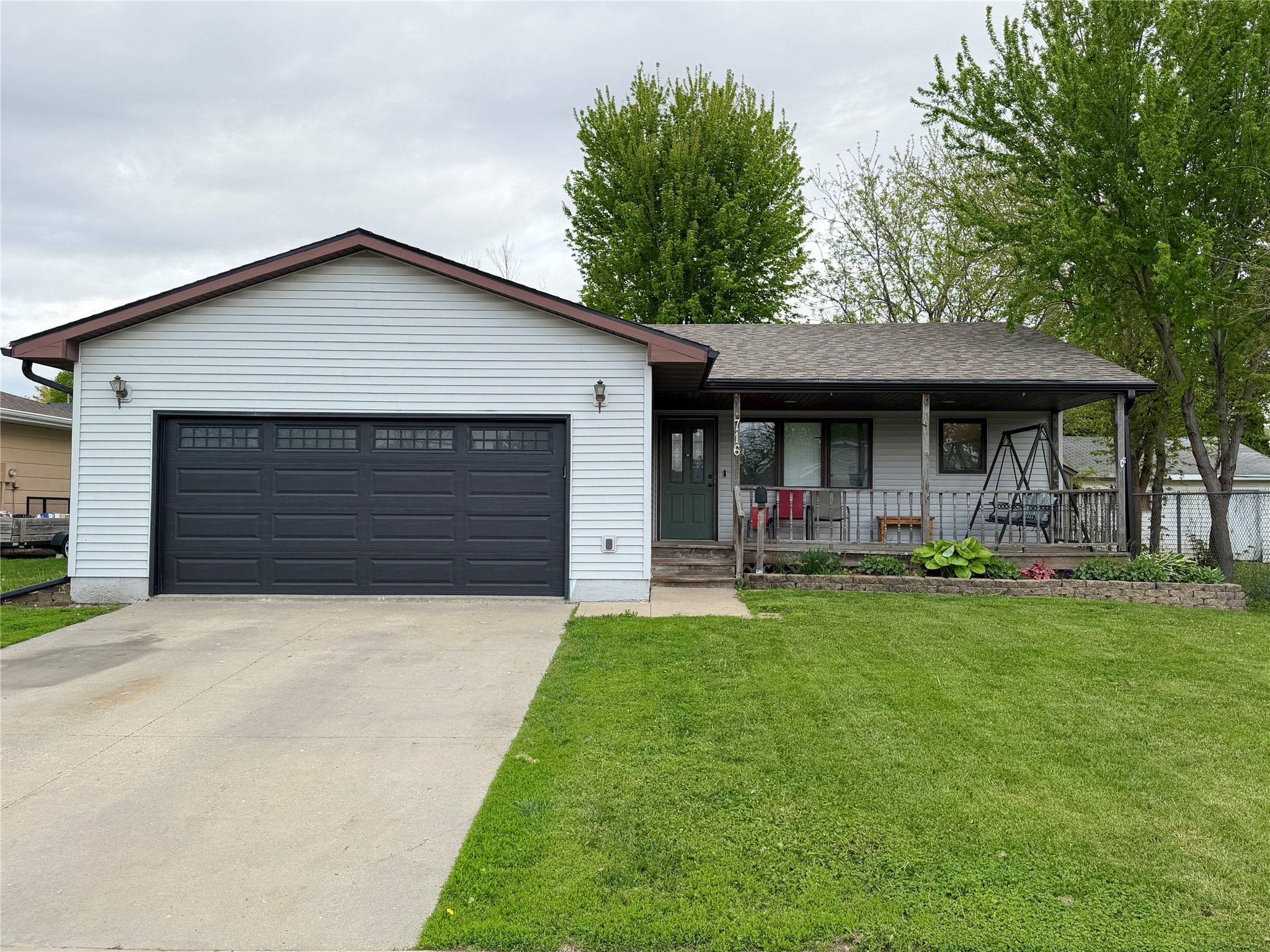 716 S 5th Avenue E Property Photo 1