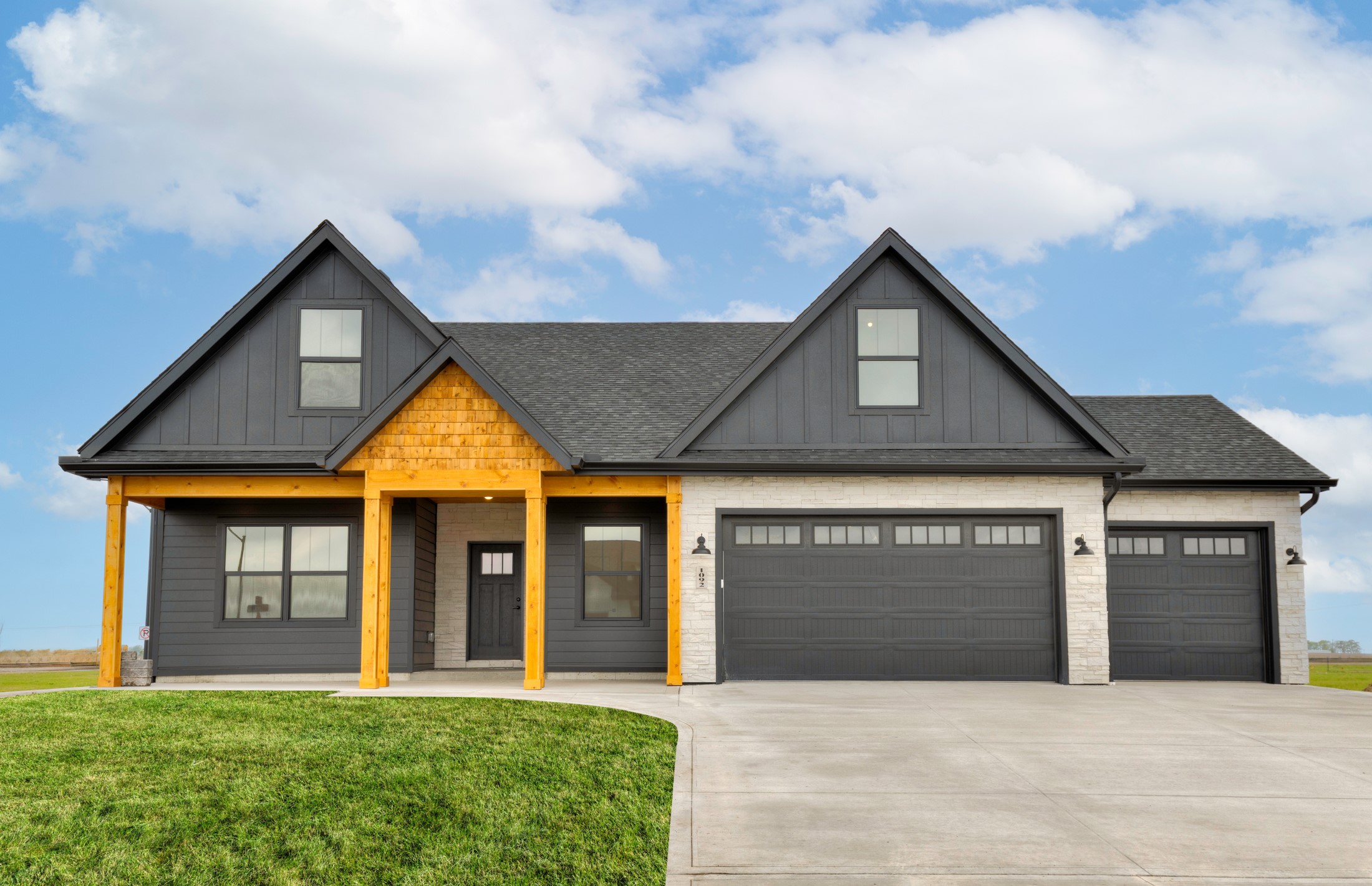 1092 SW Cattail Road Property Photo 1