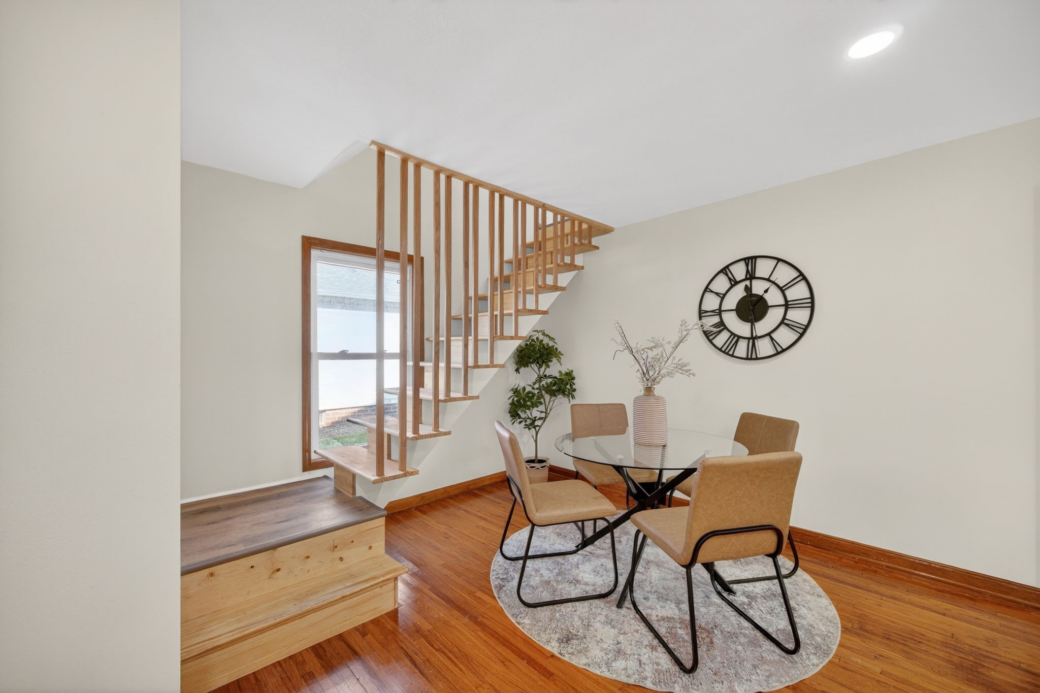 1902 State Street Property Photo 7