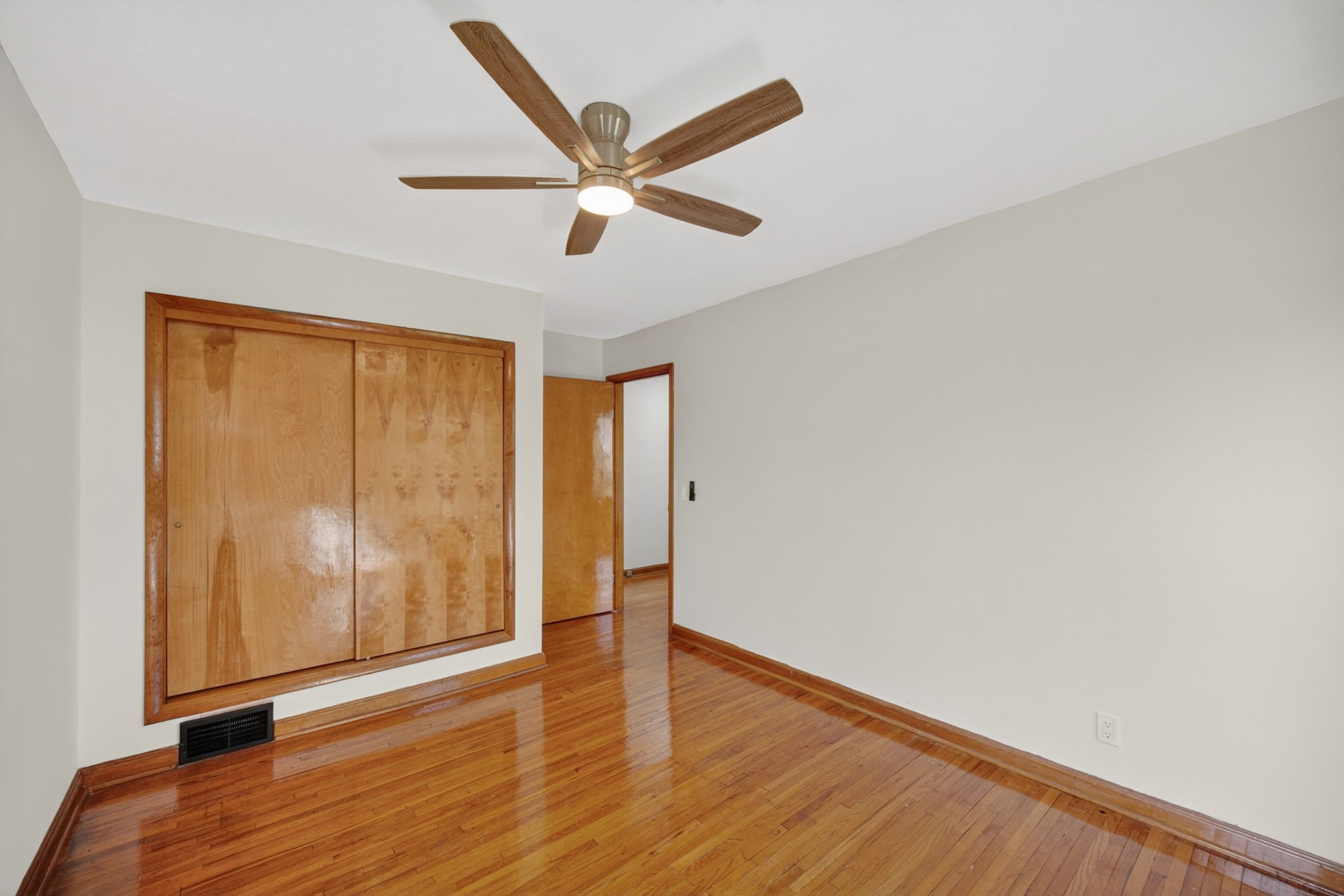 1902 State Street Property Photo 8