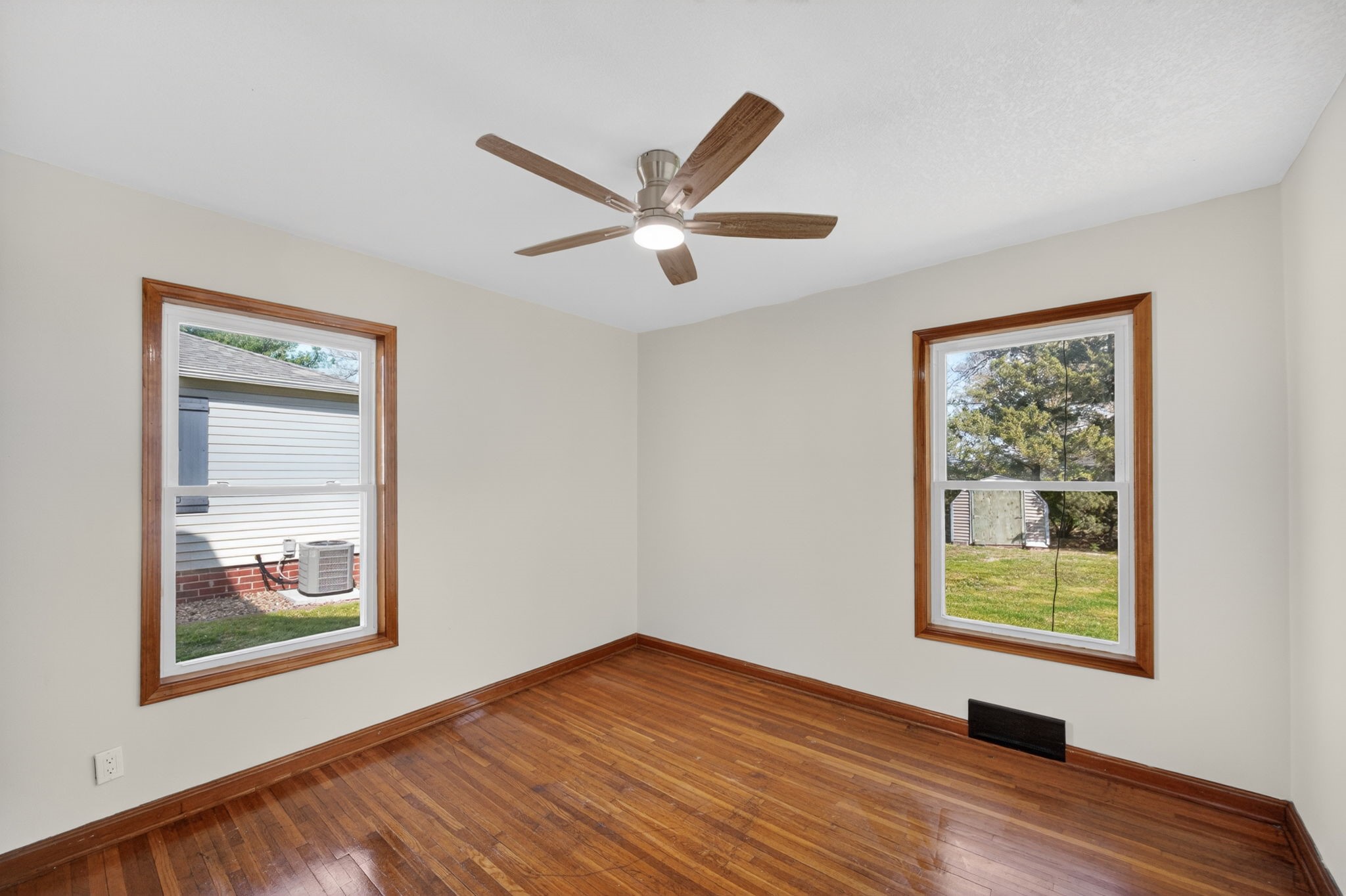 1902 State Street Property Photo 9