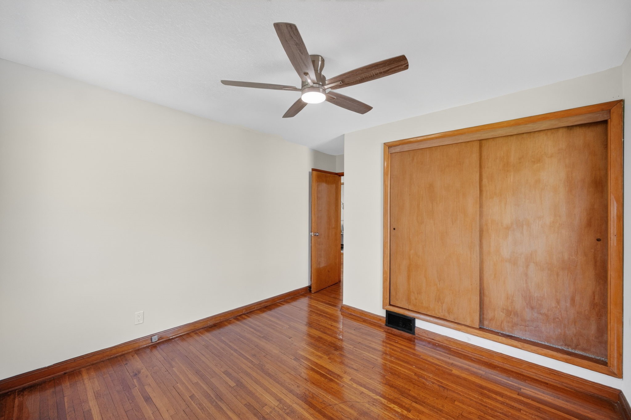 1902 State Street Property Photo 10