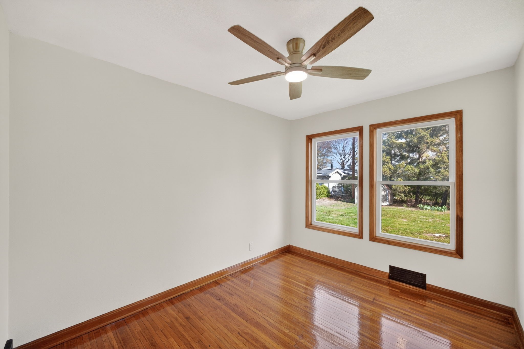 1902 State Street Property Photo 11