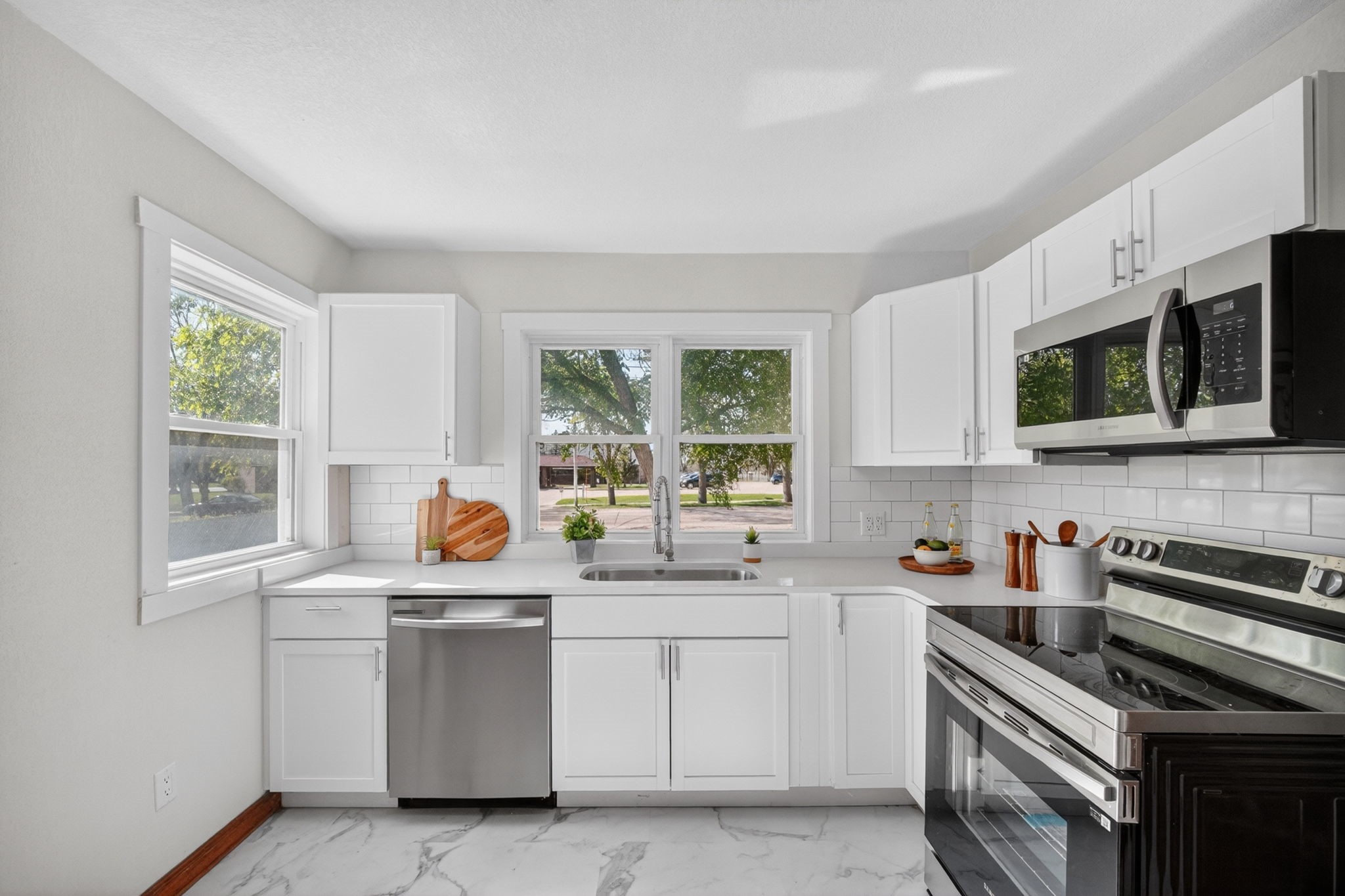 1902 State Street Property Photo 14