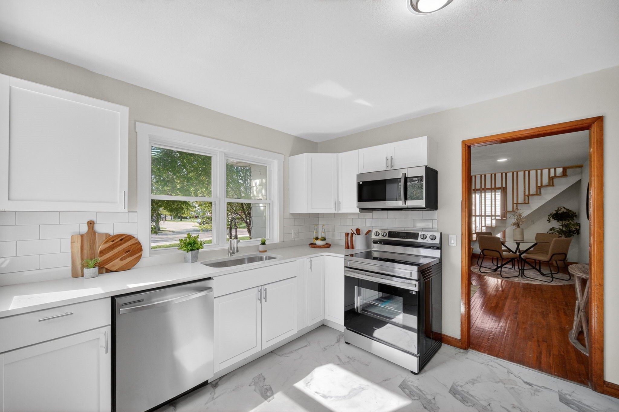 1902 State Street Property Photo 15