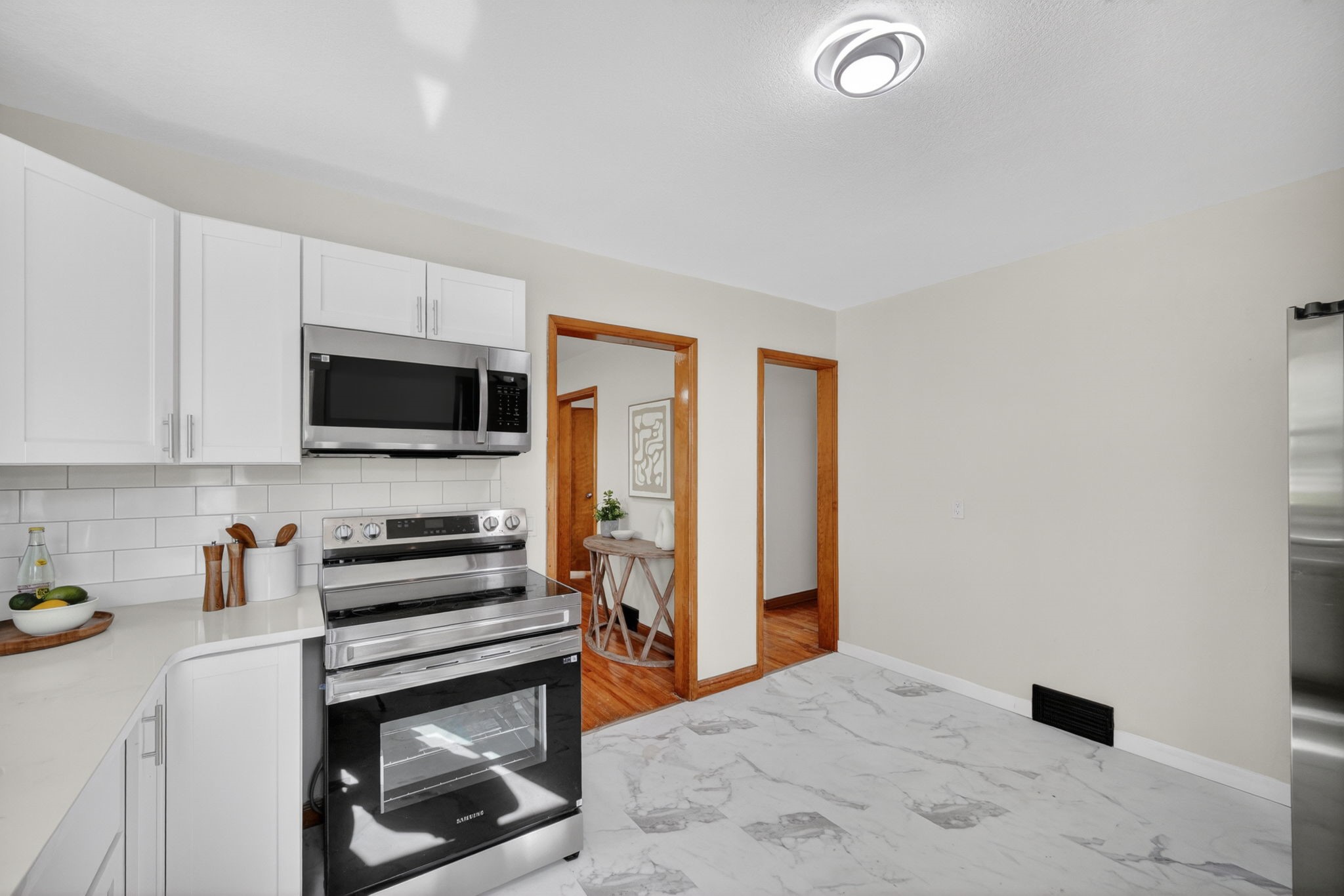 1902 State Street Property Photo 17
