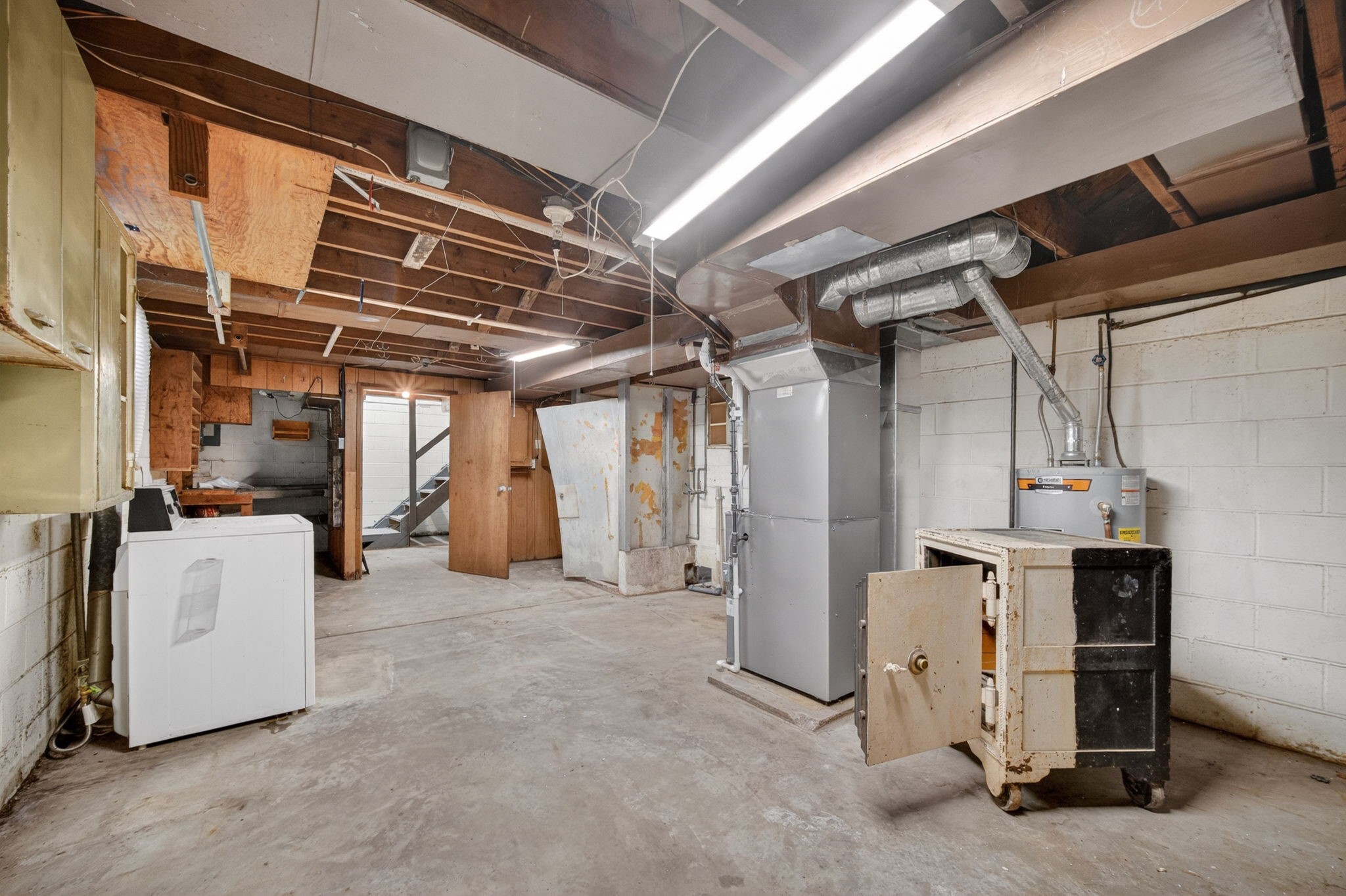 1902 State Street Property Photo 26