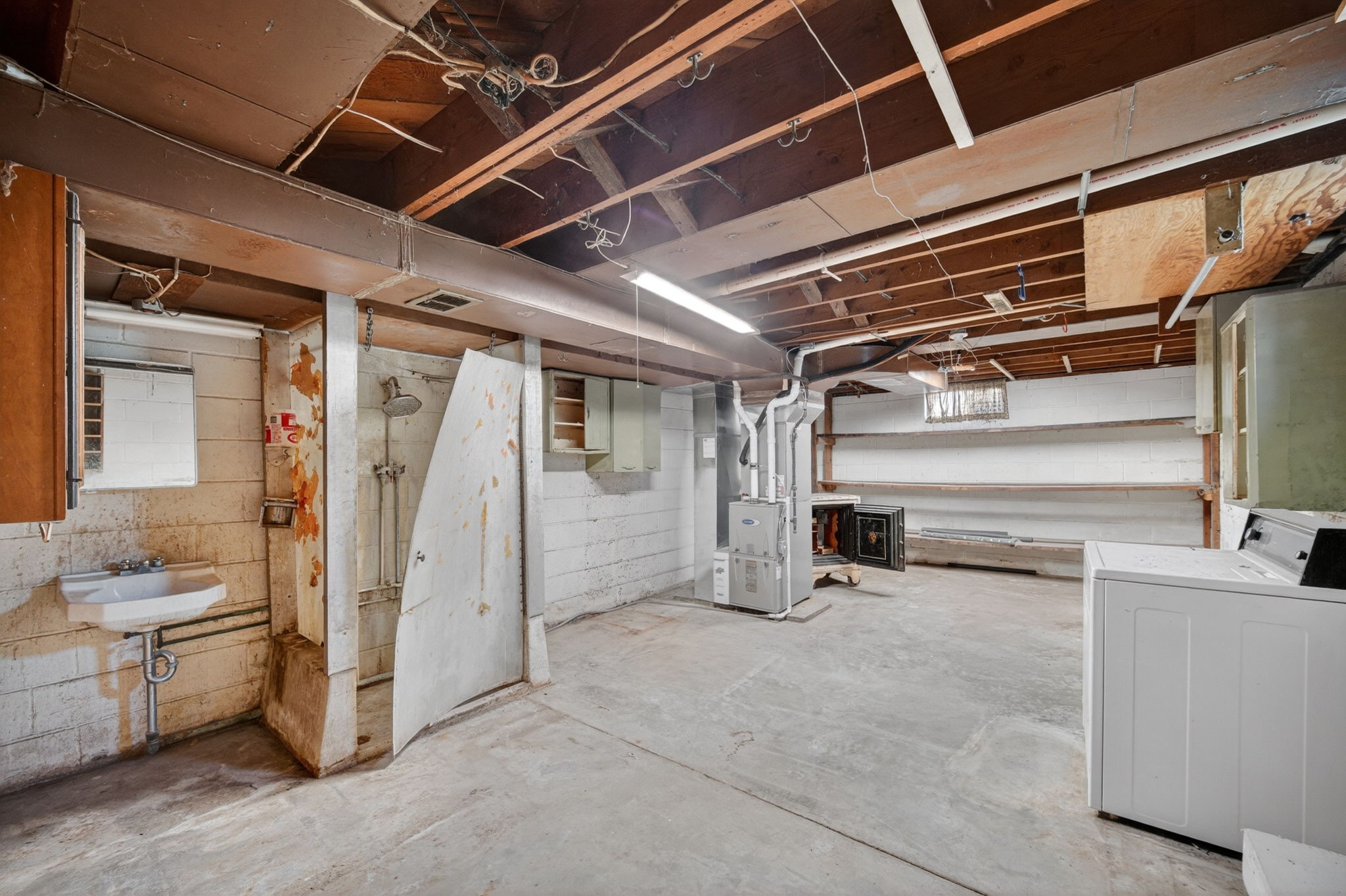 1902 State Street Property Photo 27