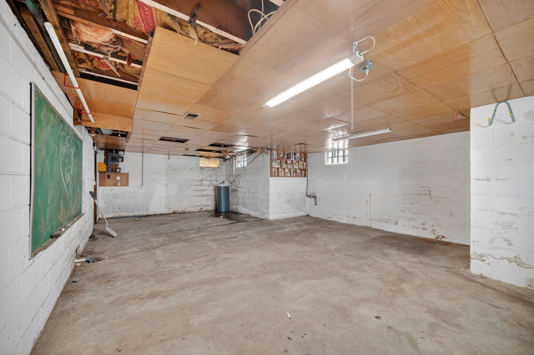 1902 State Street Property Photo 28