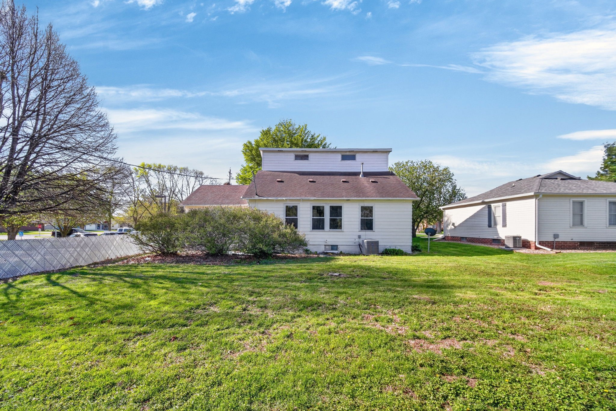 1902 State Street Property Photo 29