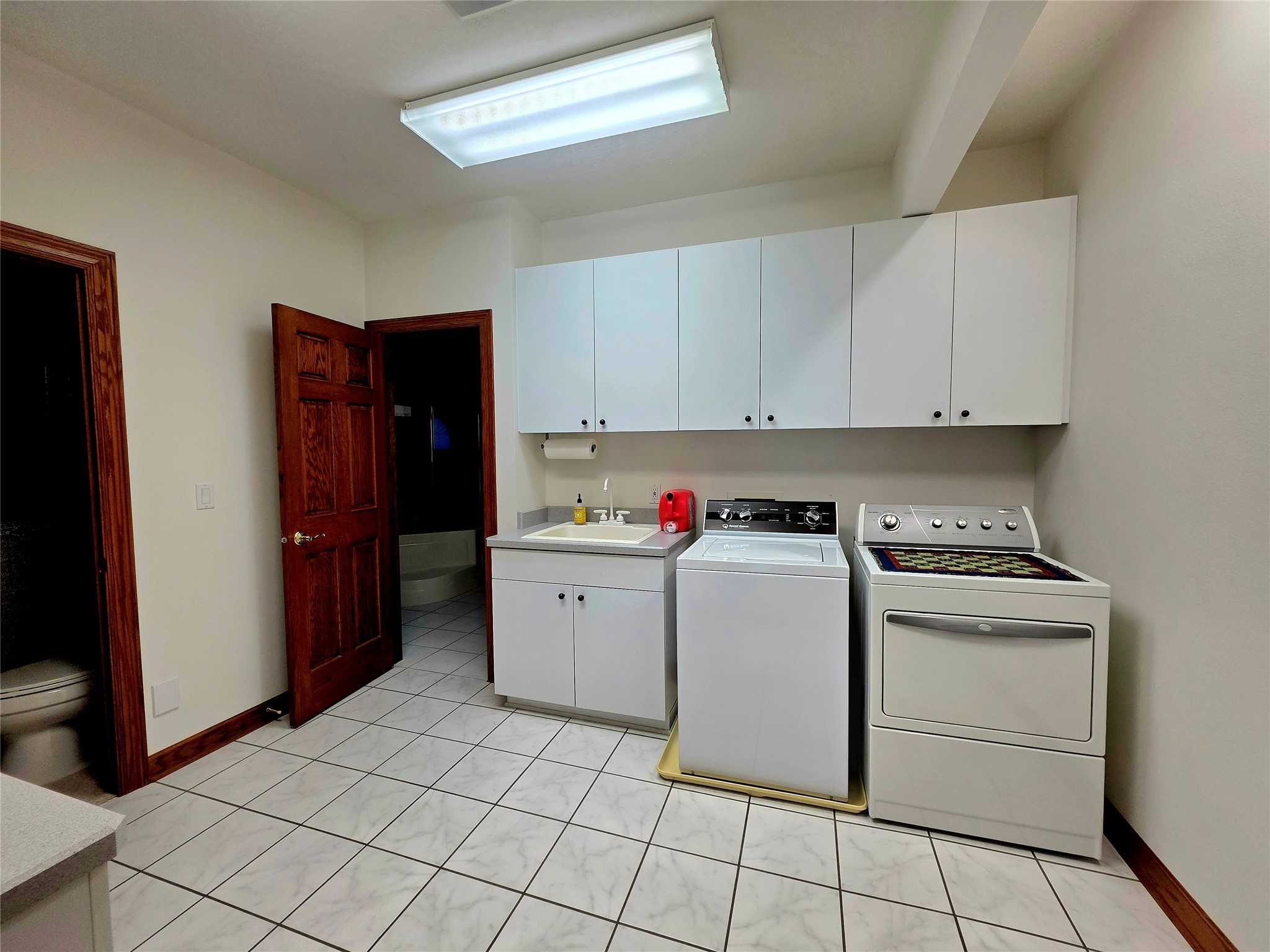 811 N Main Street Property Photo 13