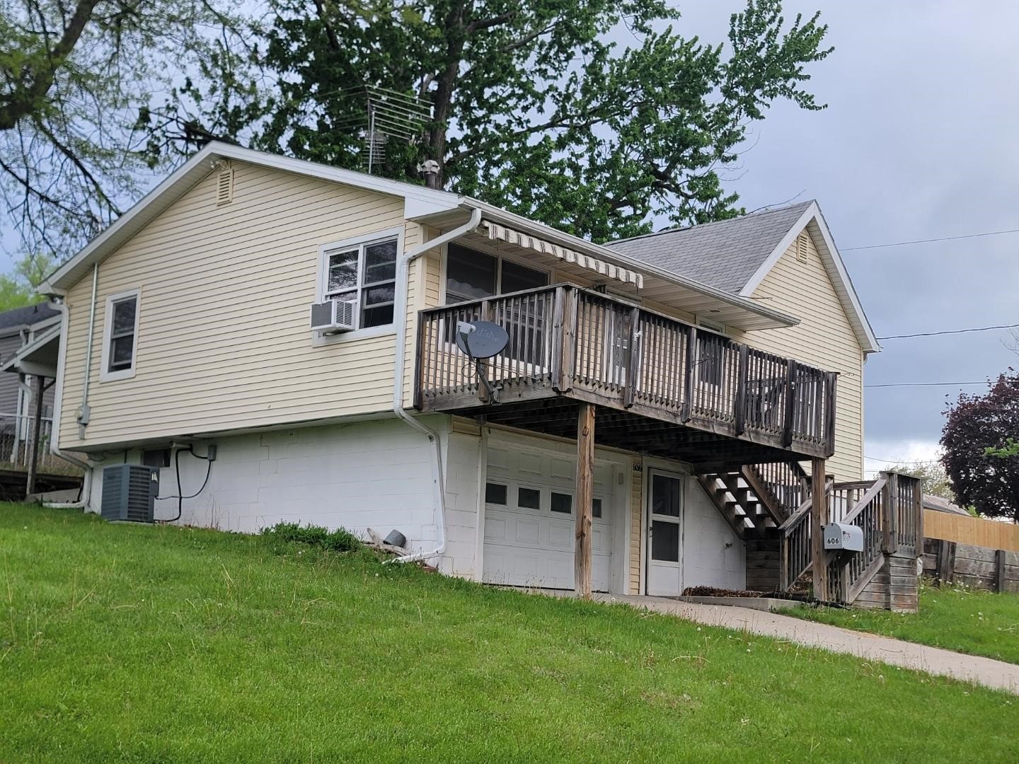 606 S 5th Street Property Photo 3