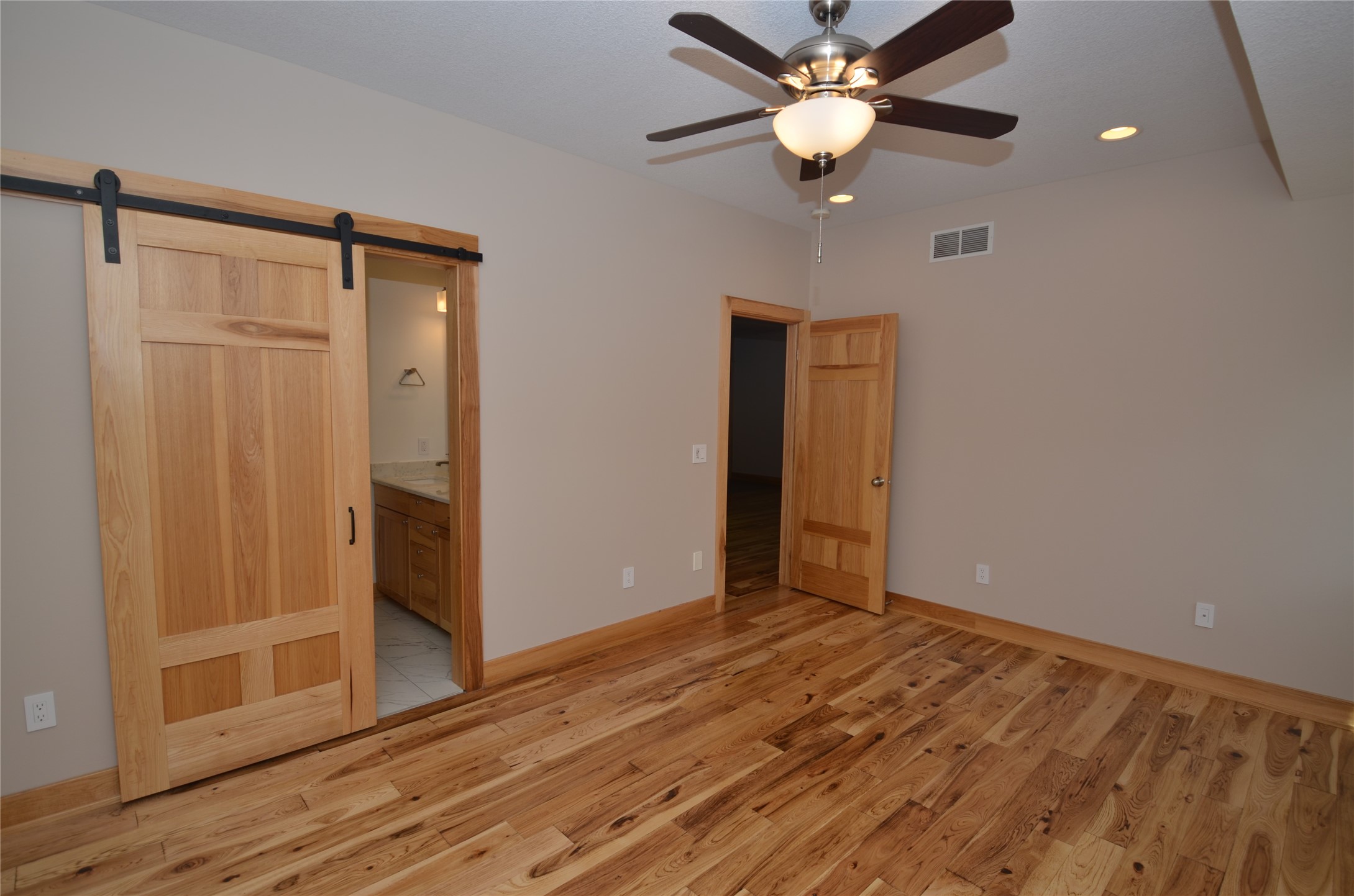 5437 Prairie Parkway Property Photo 13