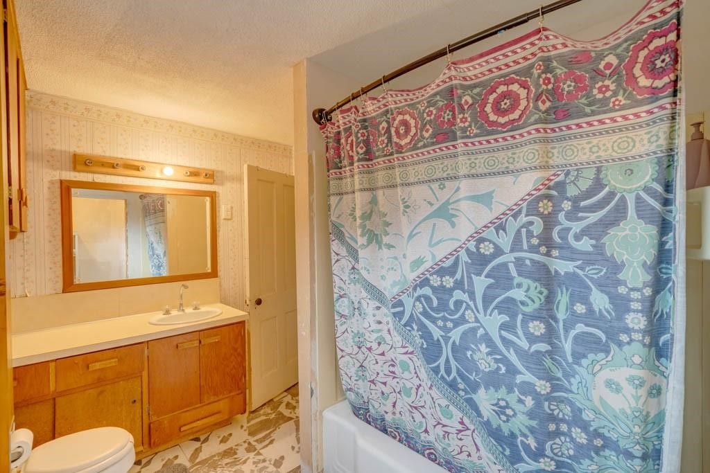 903 W South Street Property Photo 8
