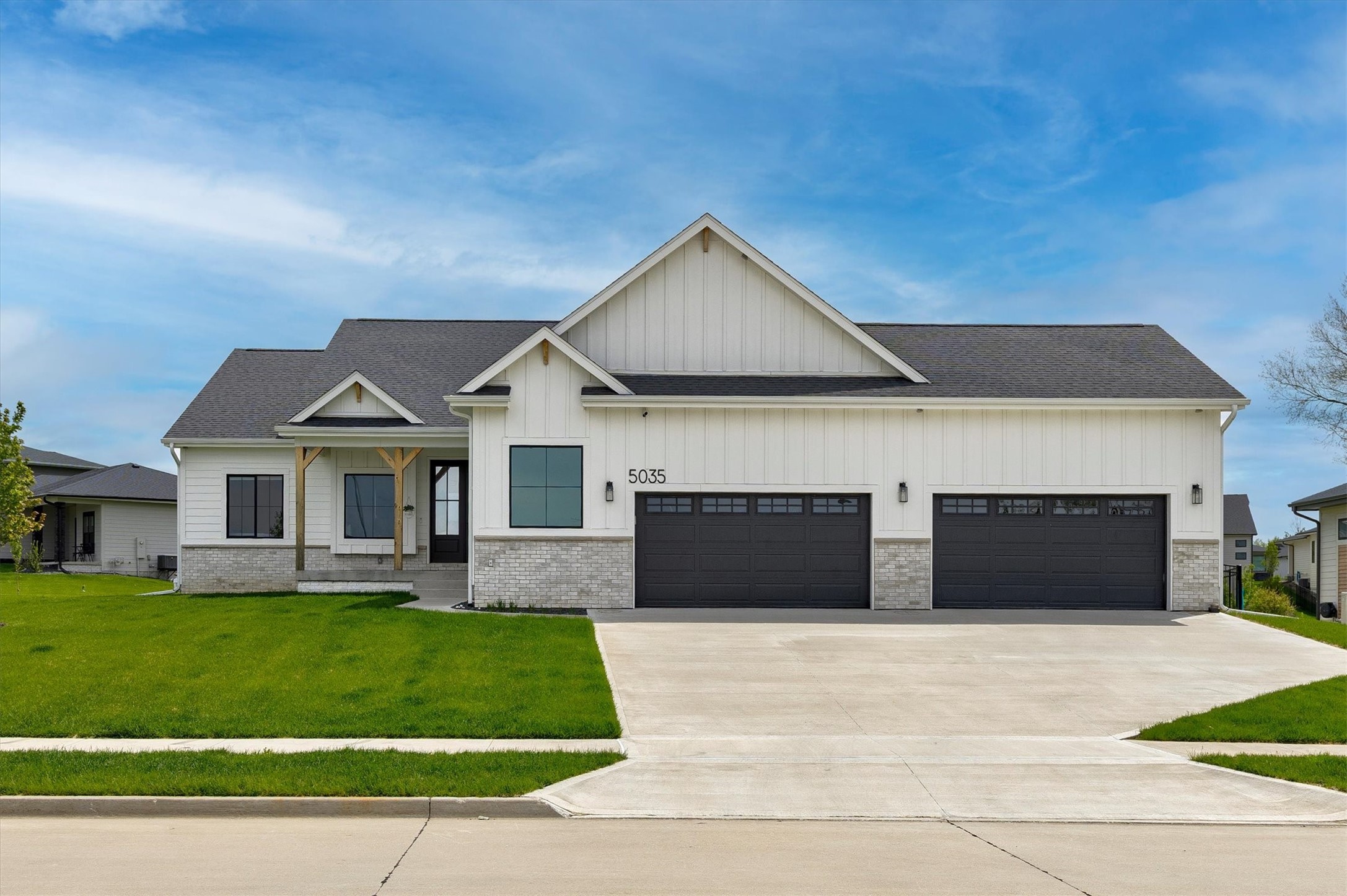 5035 150th Street Property Photo 1