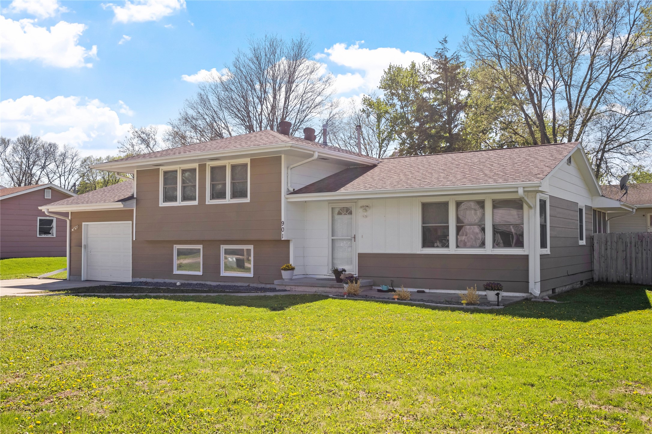 901 16th Street Property Photo 1