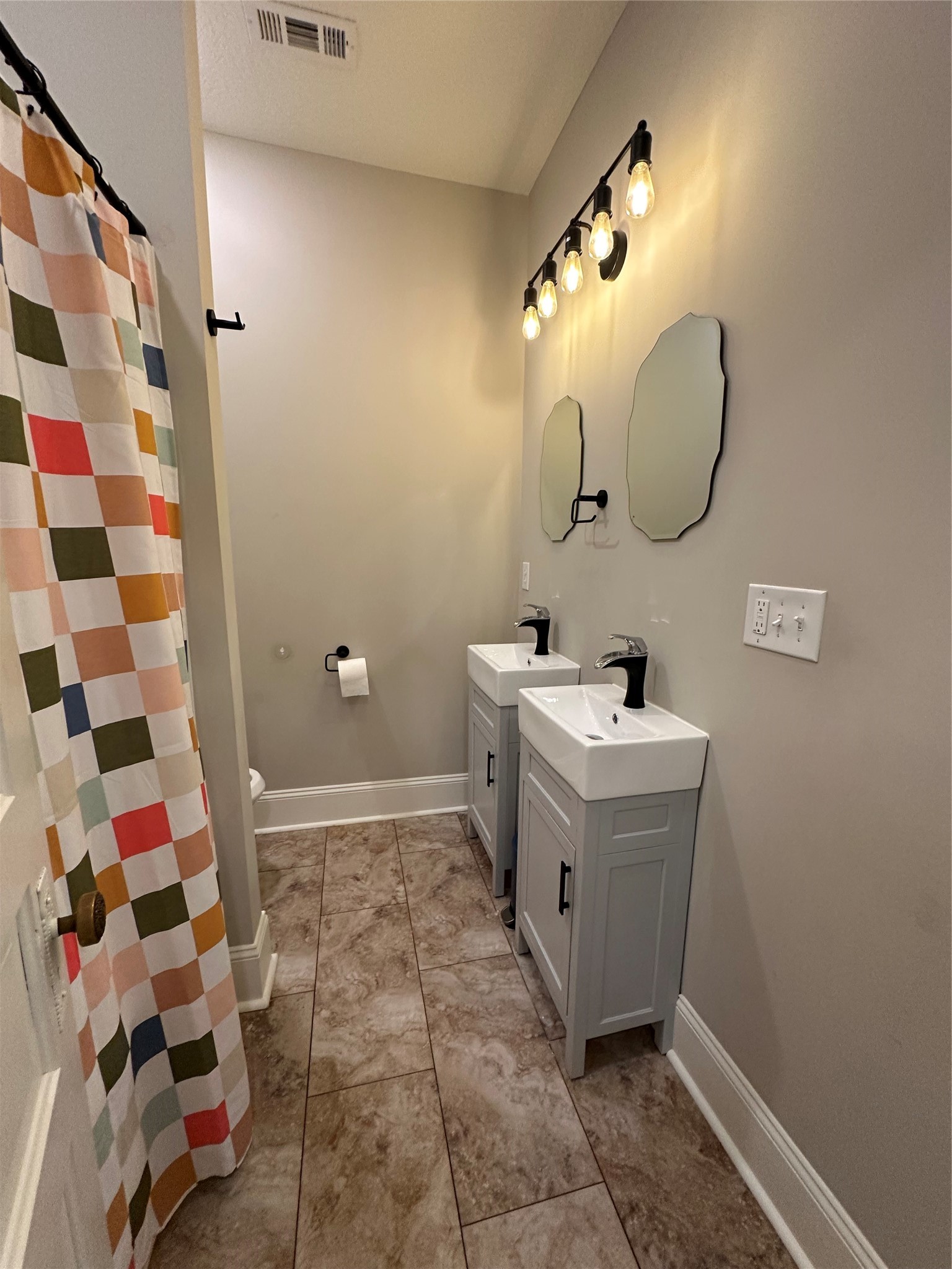 505 E Court Avenue Property Photo 31