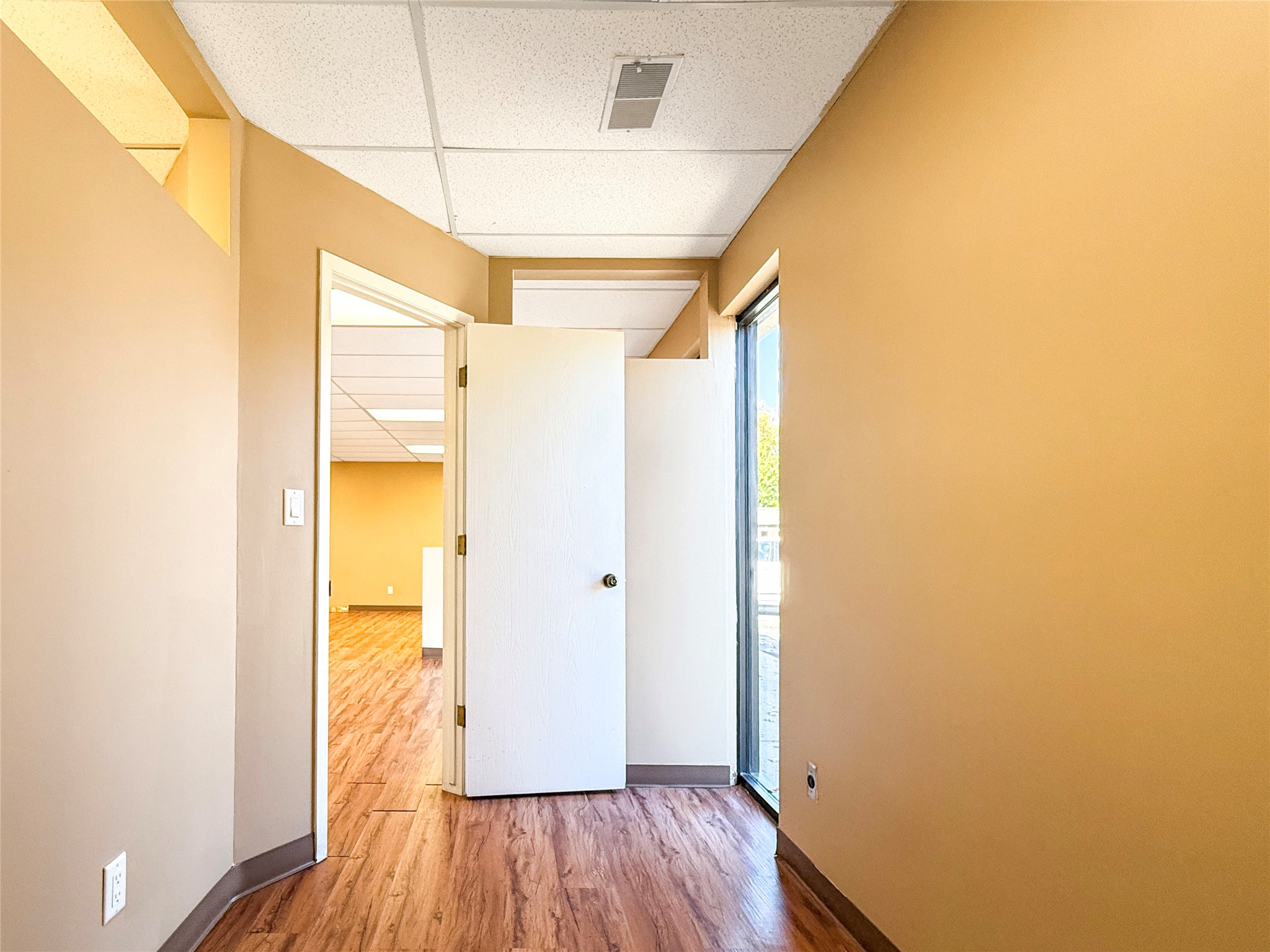 8365 University Boulevard A Property Photo 11