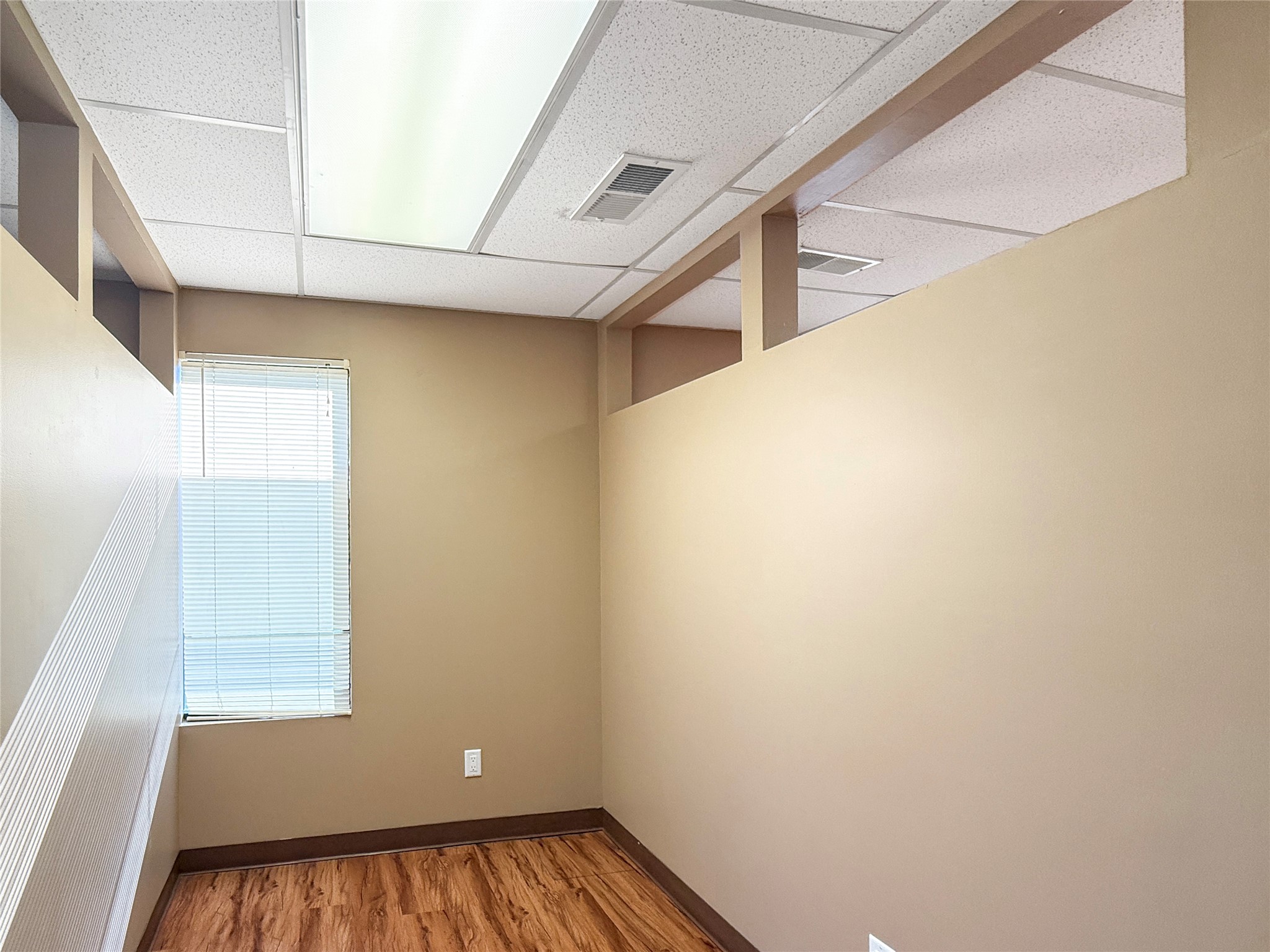 8365 University Boulevard A Property Photo 12