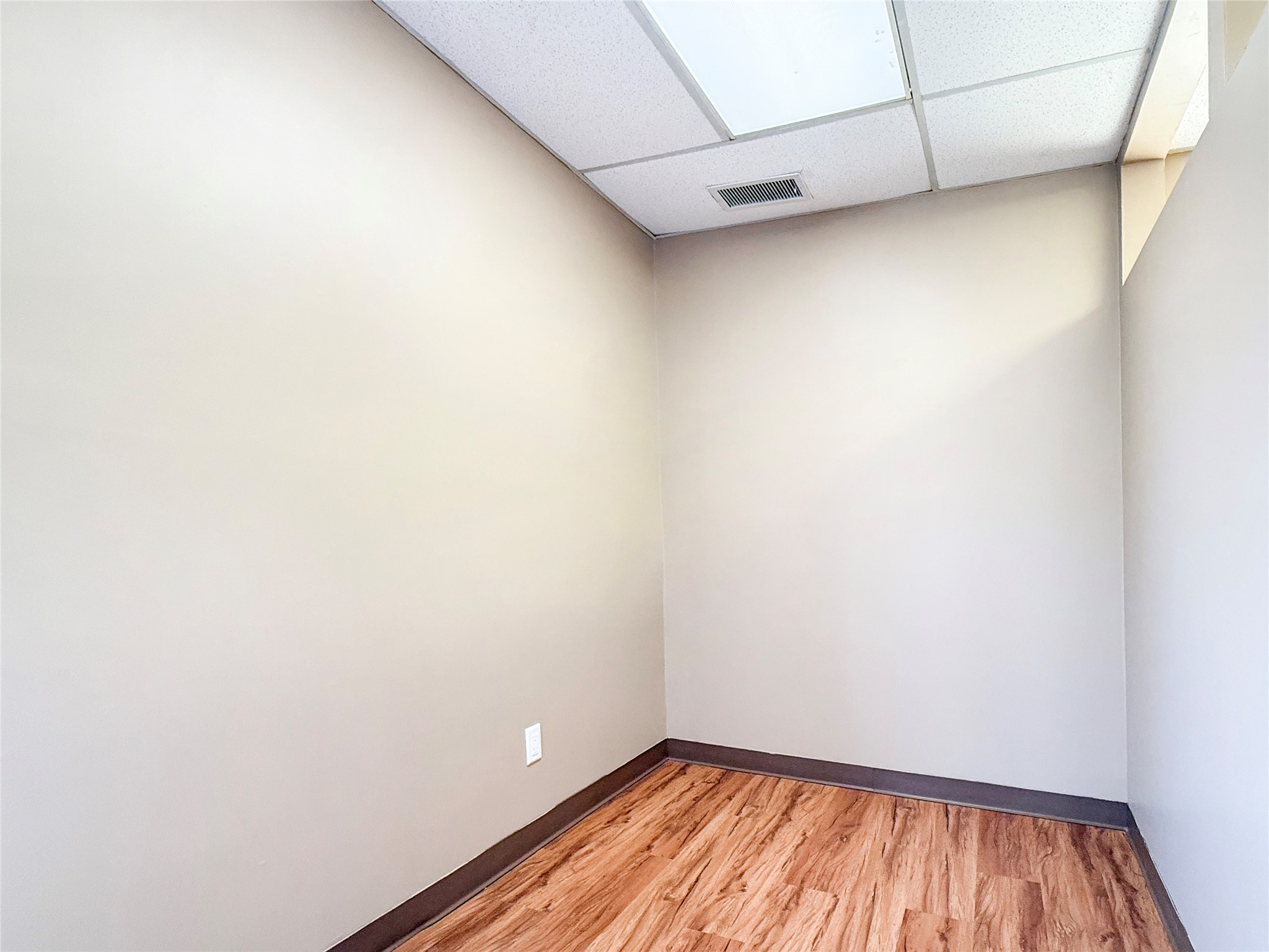 8365 University Boulevard A Property Photo 13