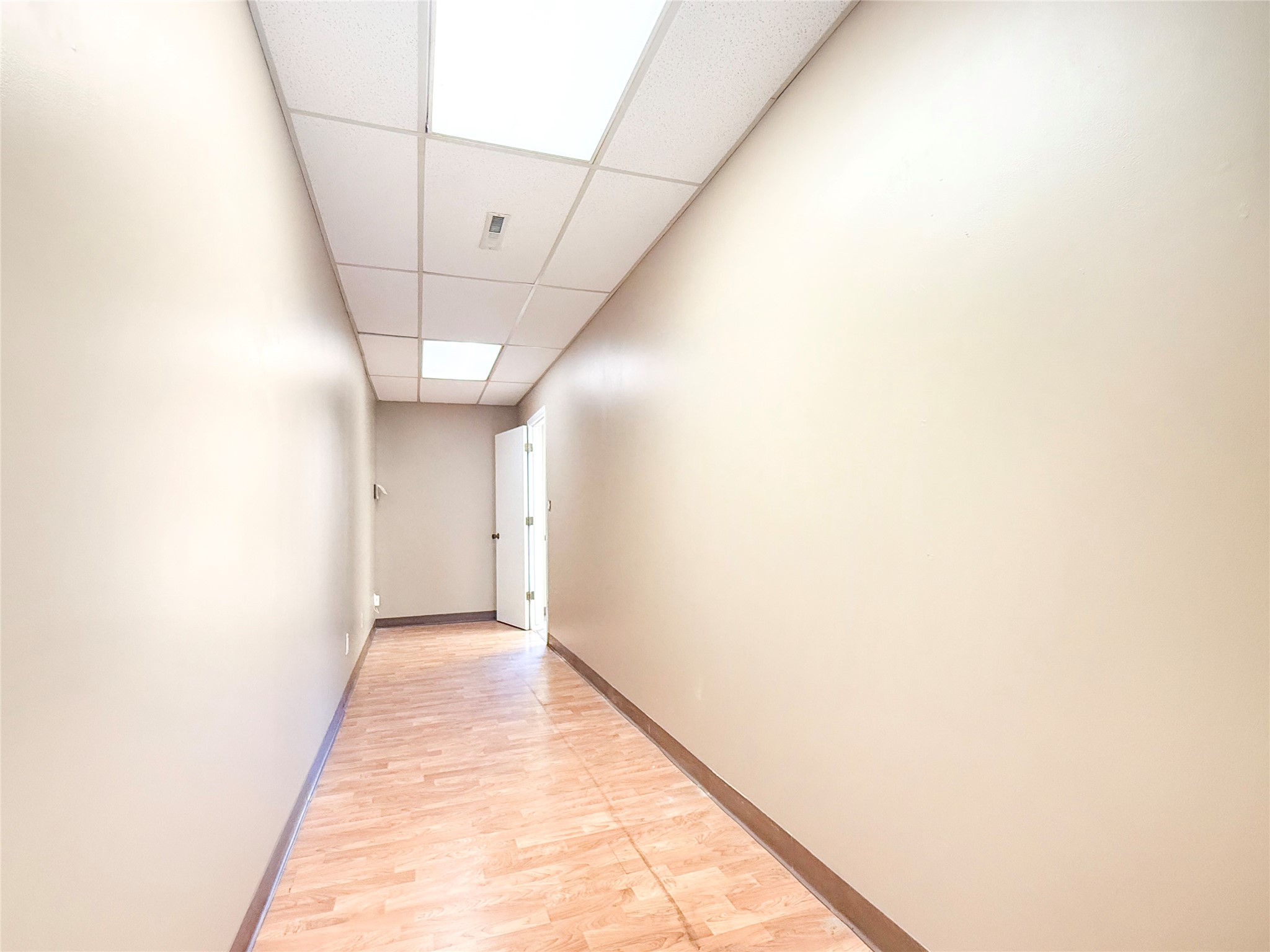 8365 University Boulevard A Property Photo 14