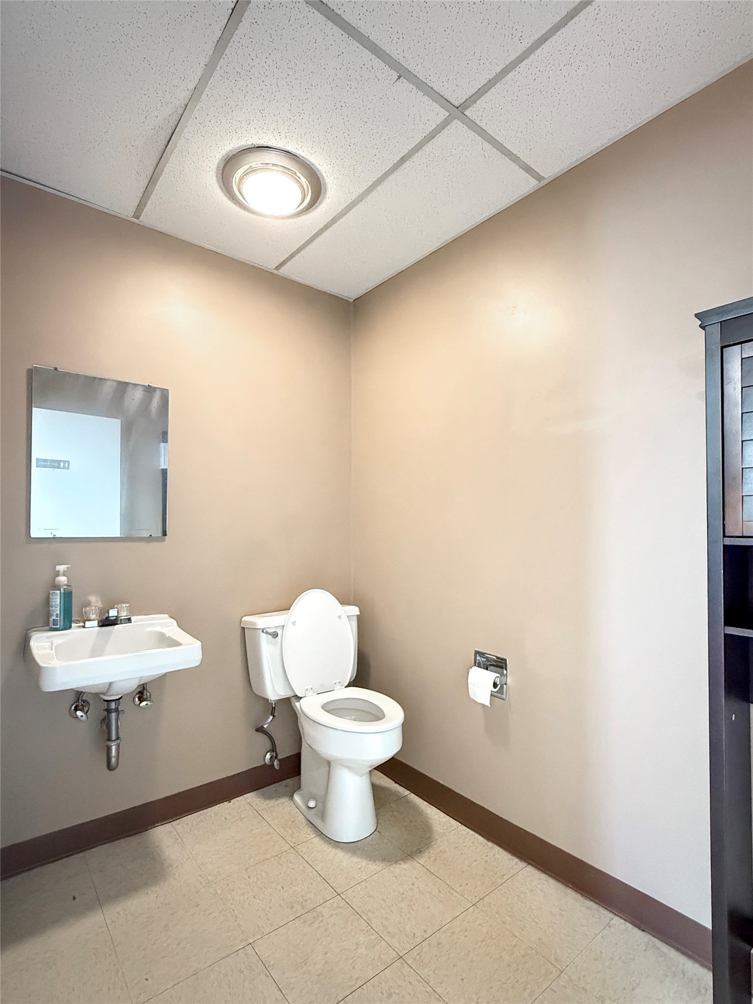 8365 University Boulevard A Property Photo 15