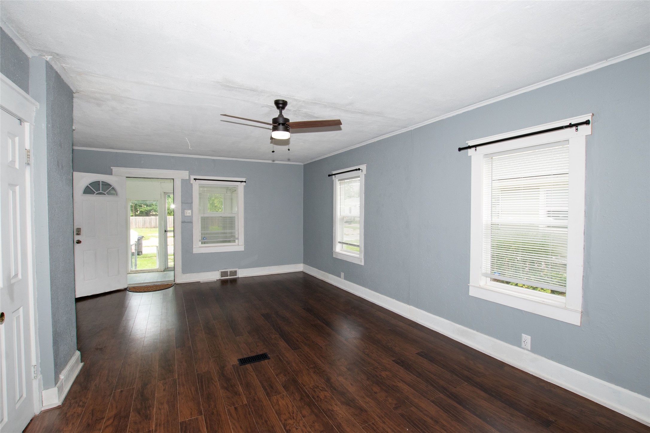 3203 Cambridge Street Property Photo 6