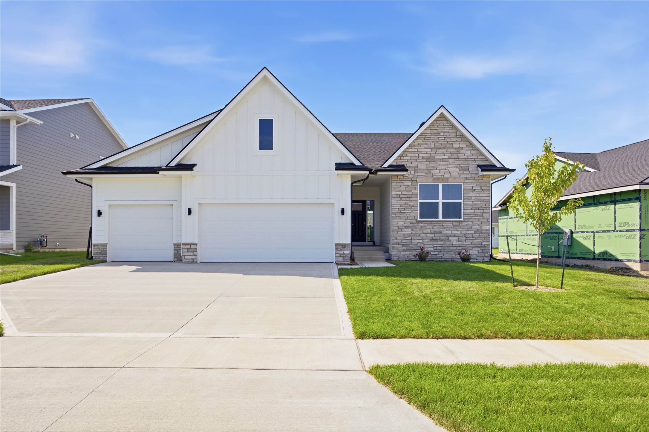 425 Nw Ryder Drive Property Photo 1