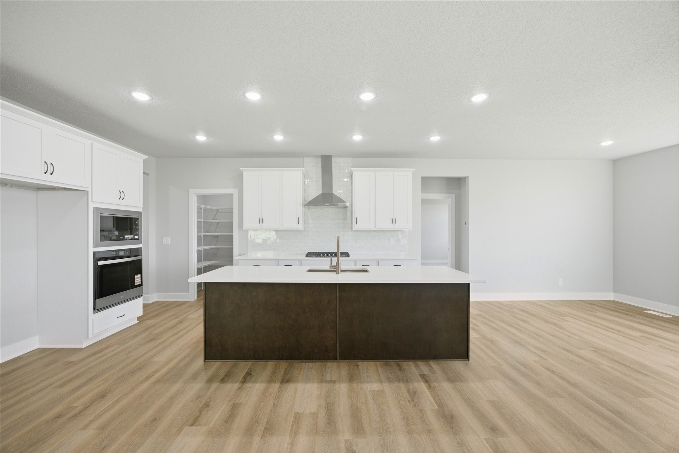 425 Nw Ryder Drive Property Photo 8