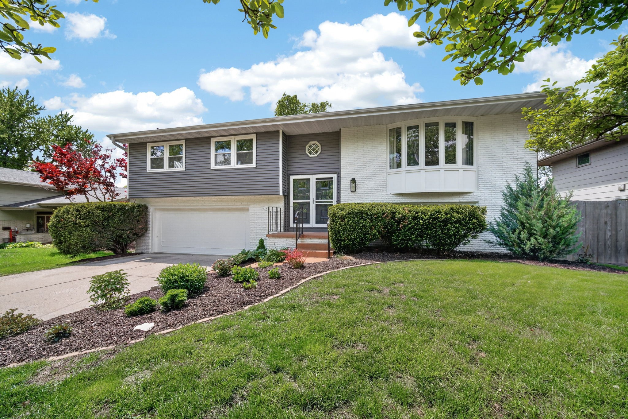 324 58th Place Property Photo 1
