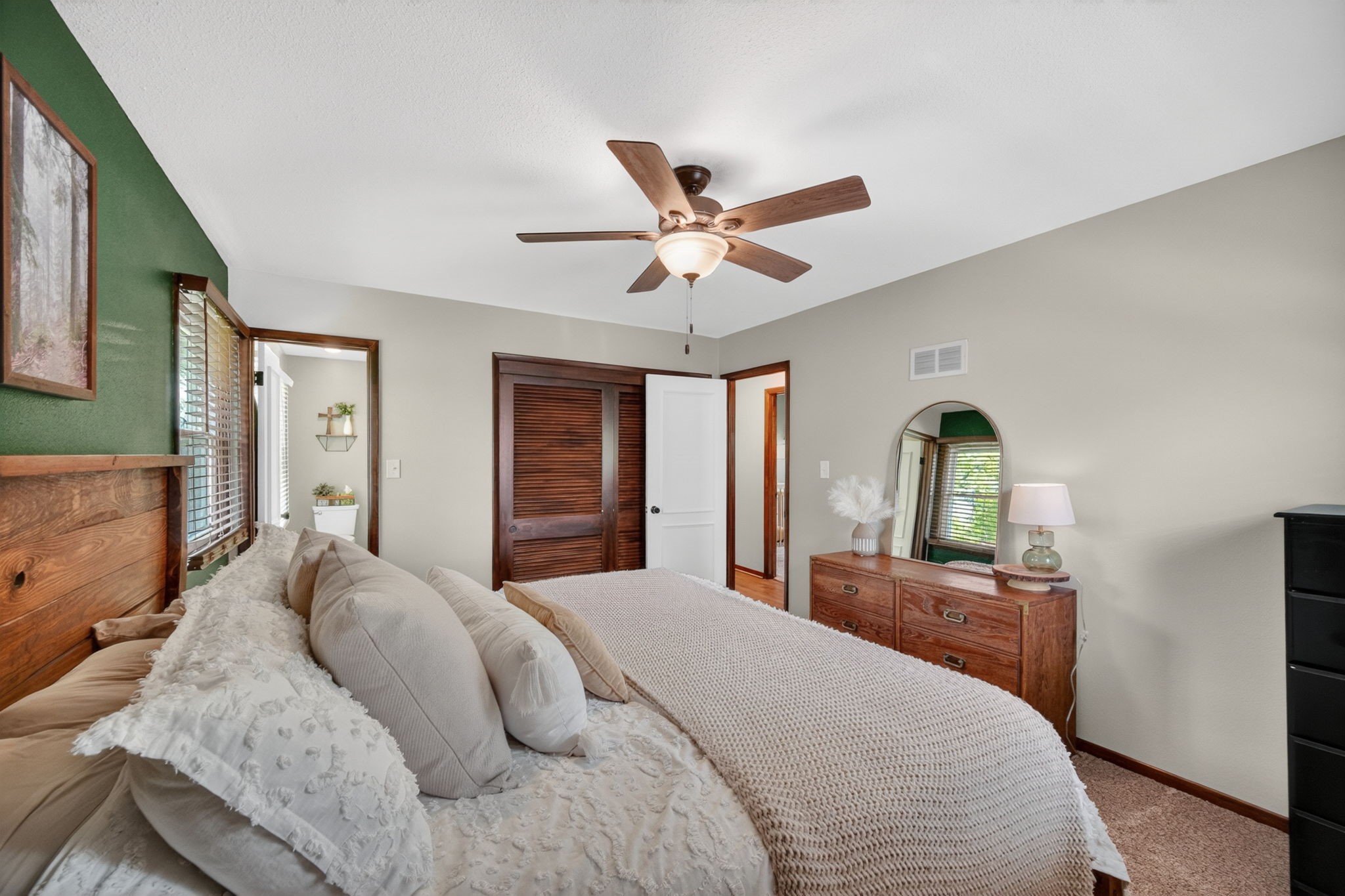 324 58th Place Property Photo 15
