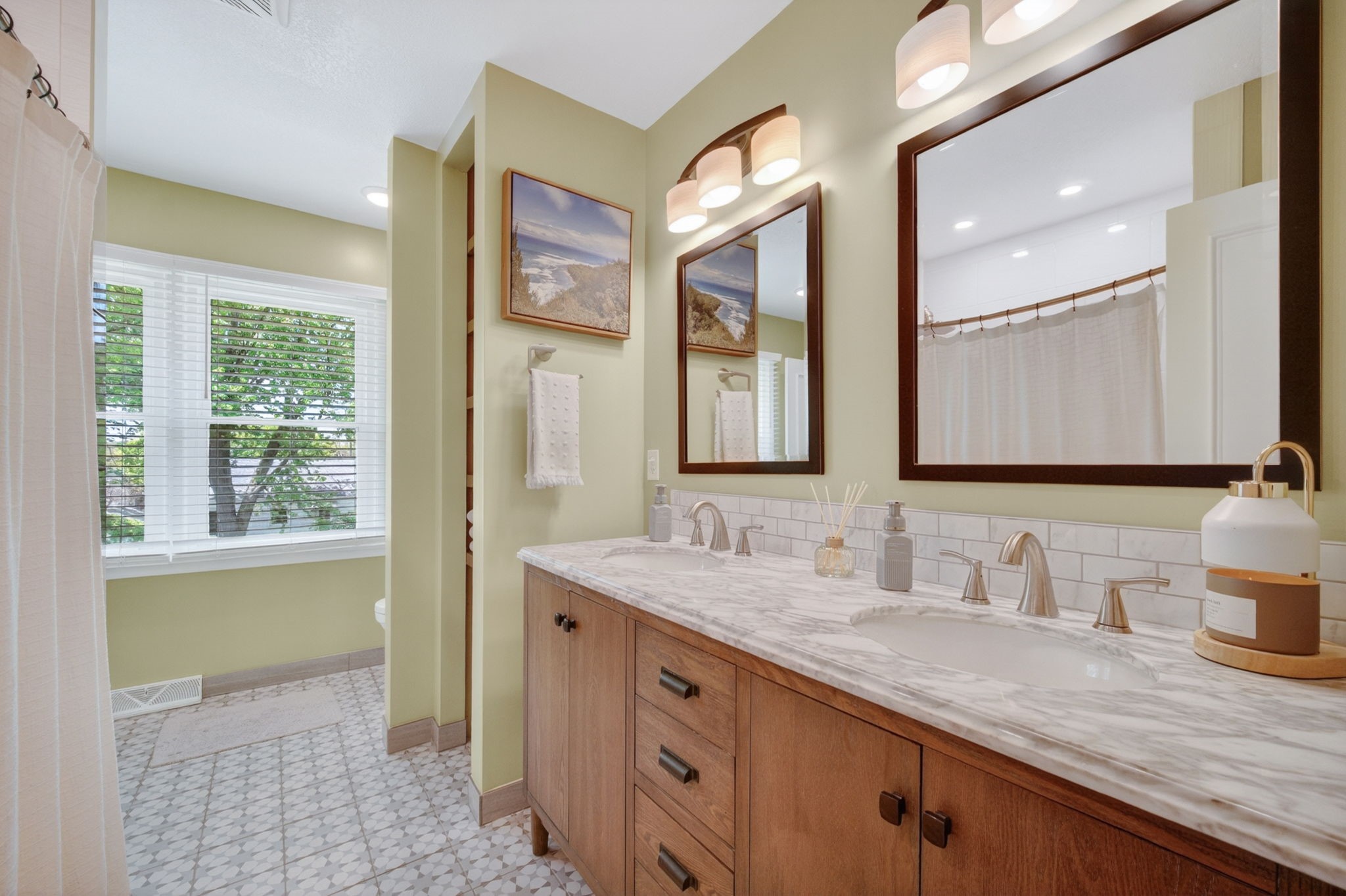 324 58th Place Property Photo 16