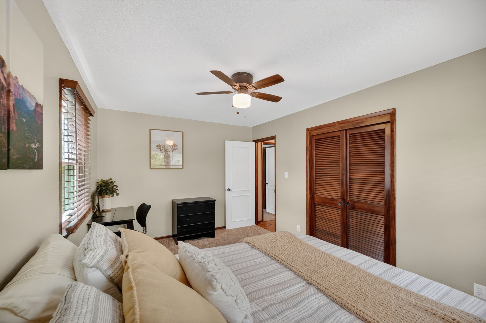324 58th Place Property Photo 19