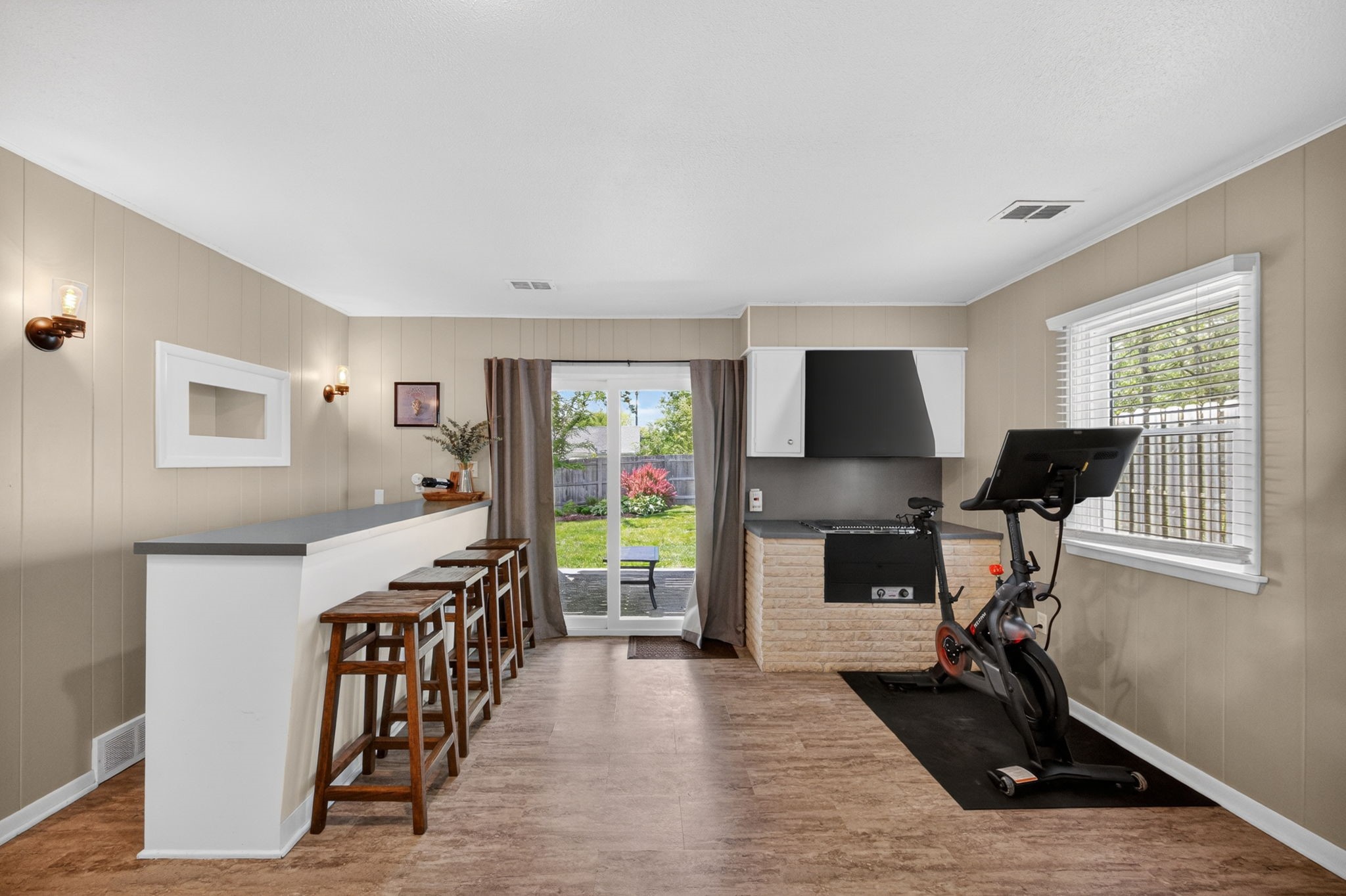 324 58th Place Property Photo 26