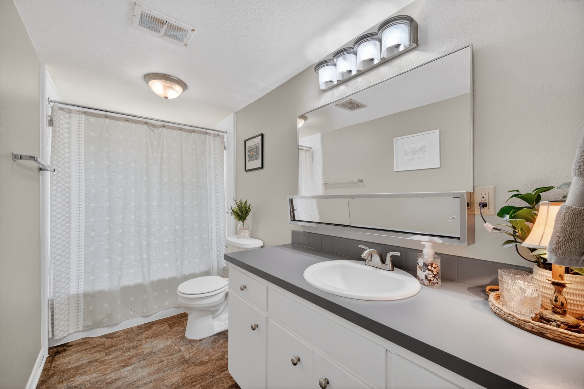 324 58th Place Property Photo 27