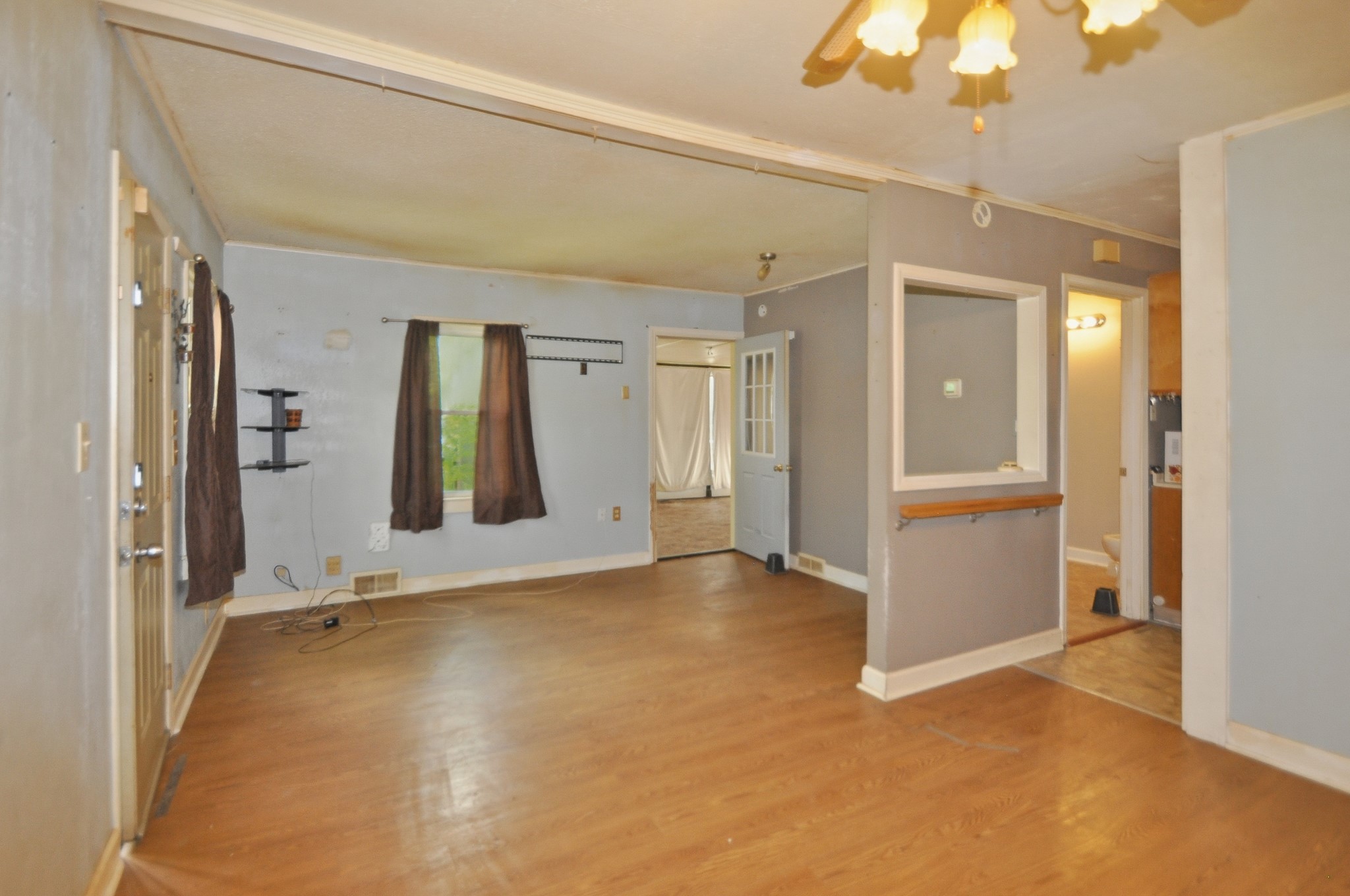 2401 Maple Street Property Photo 5