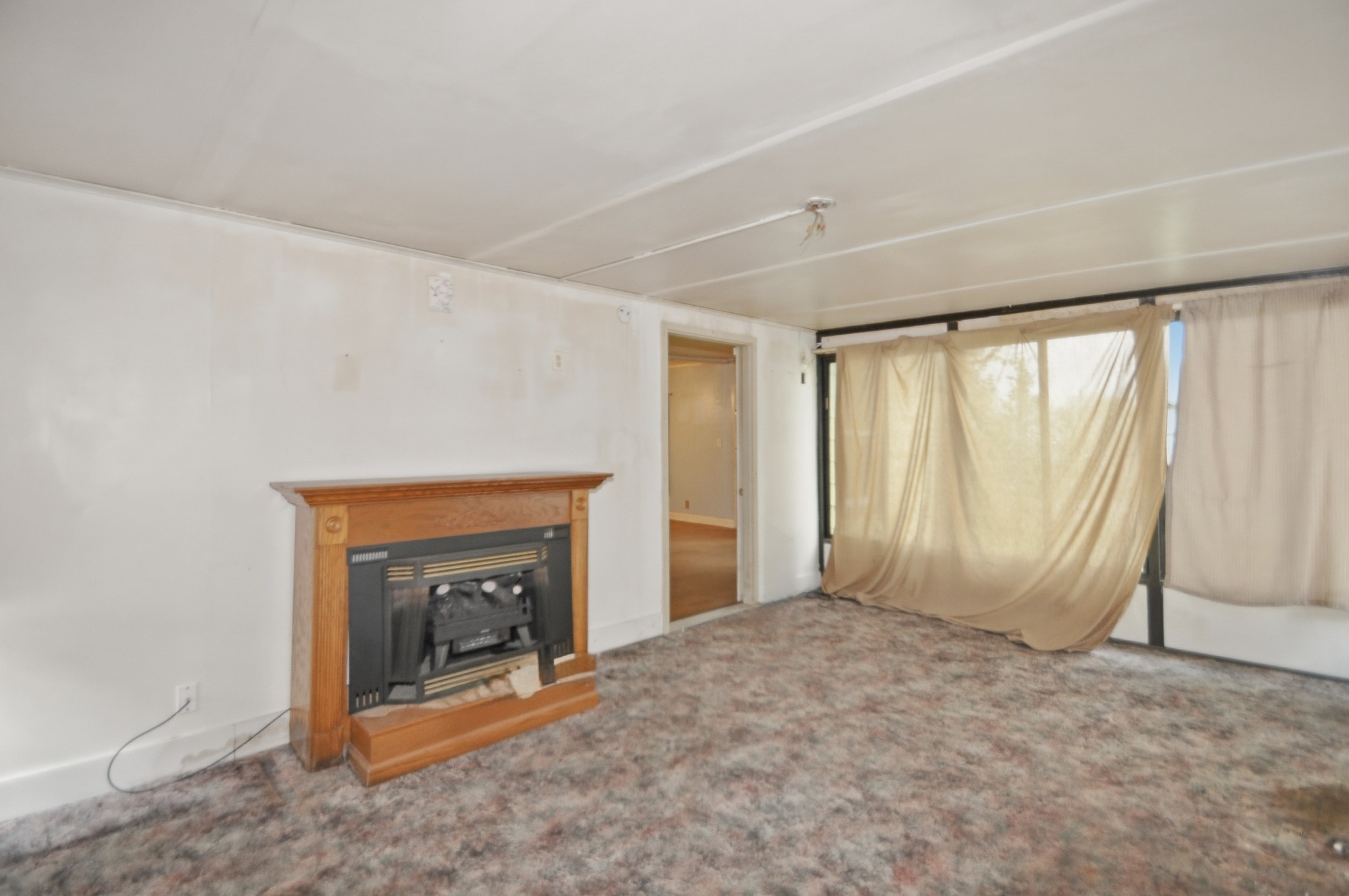 2401 Maple Street Property Photo 8