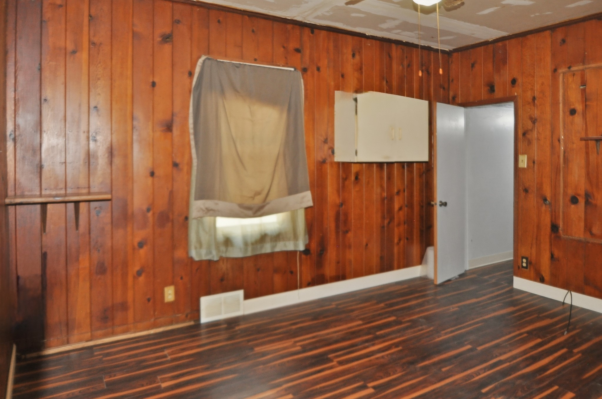 2401 Maple Street Property Photo 10