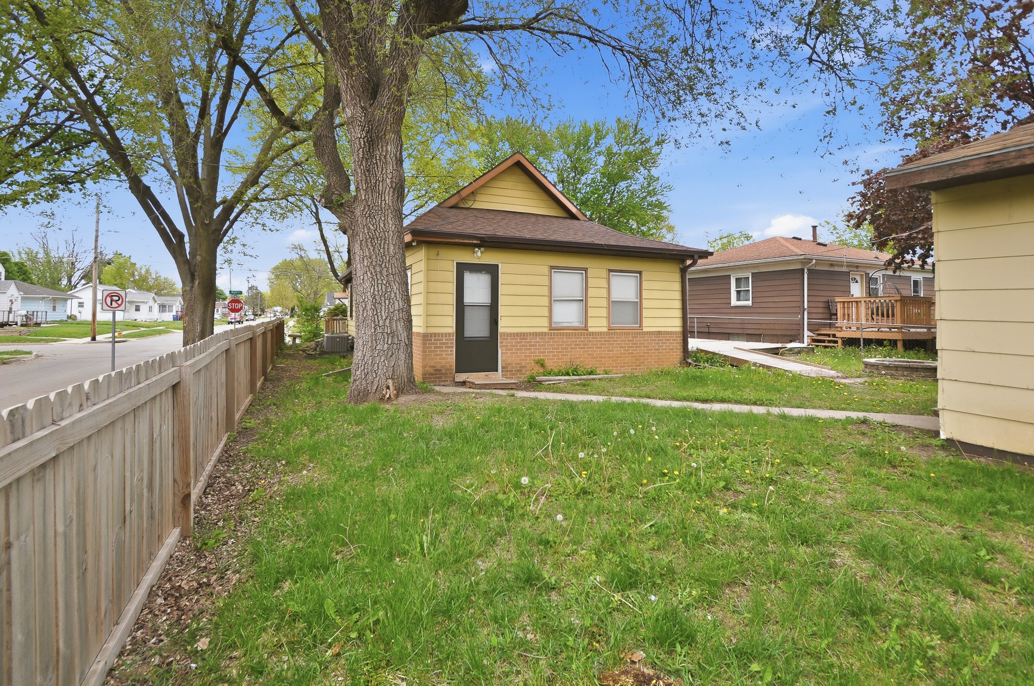 2401 Maple Street Property Photo 20
