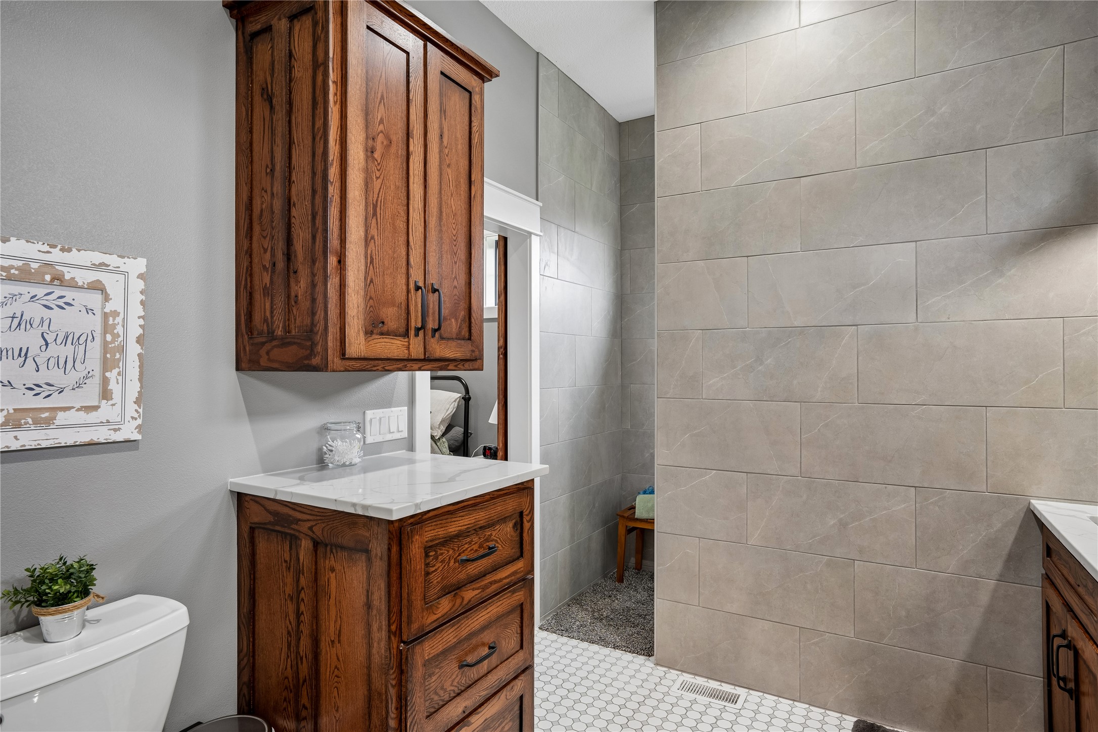 233 Ne 60th Court Property Photo 14