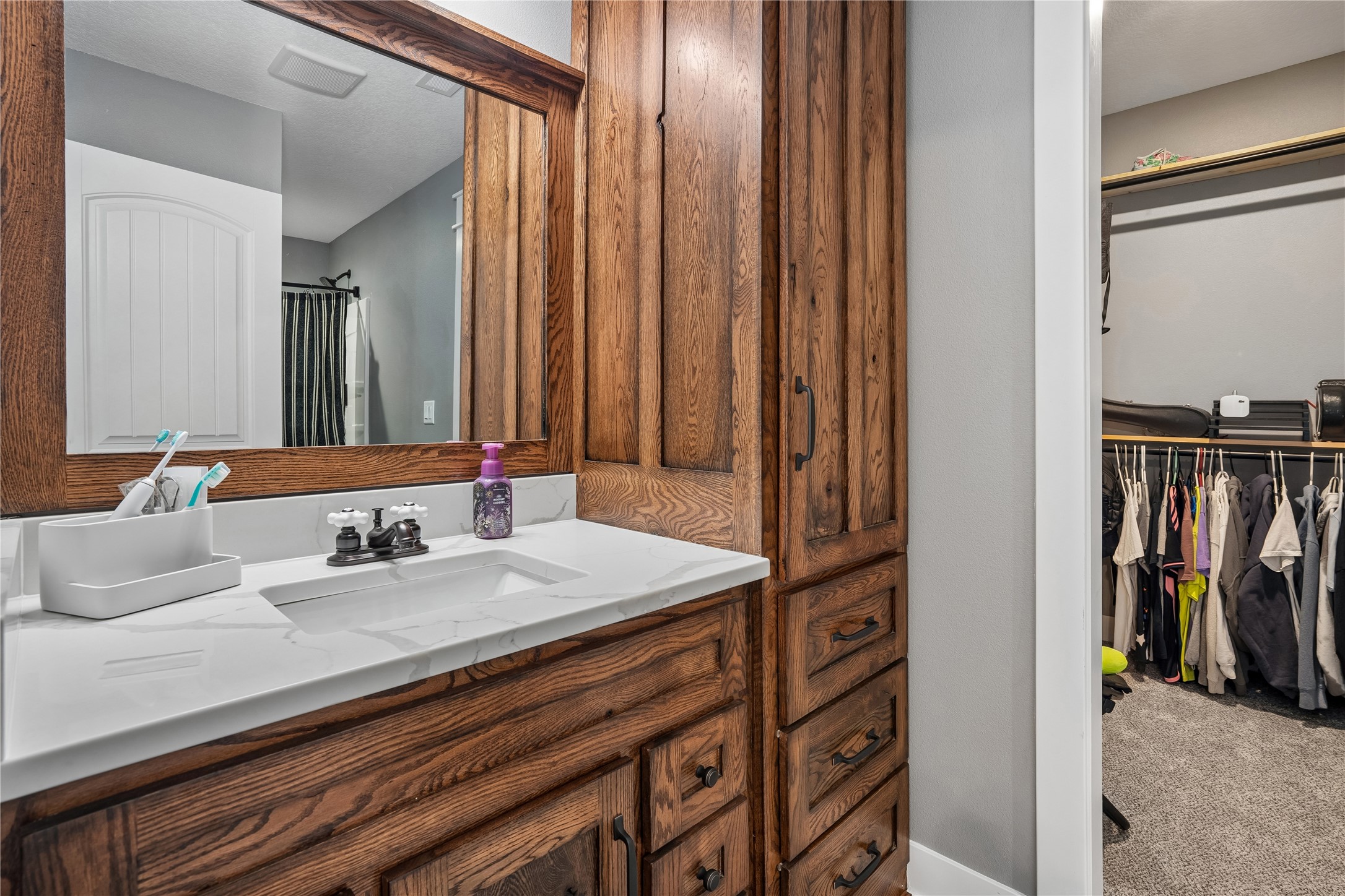 233 Ne 60th Court Property Photo 23